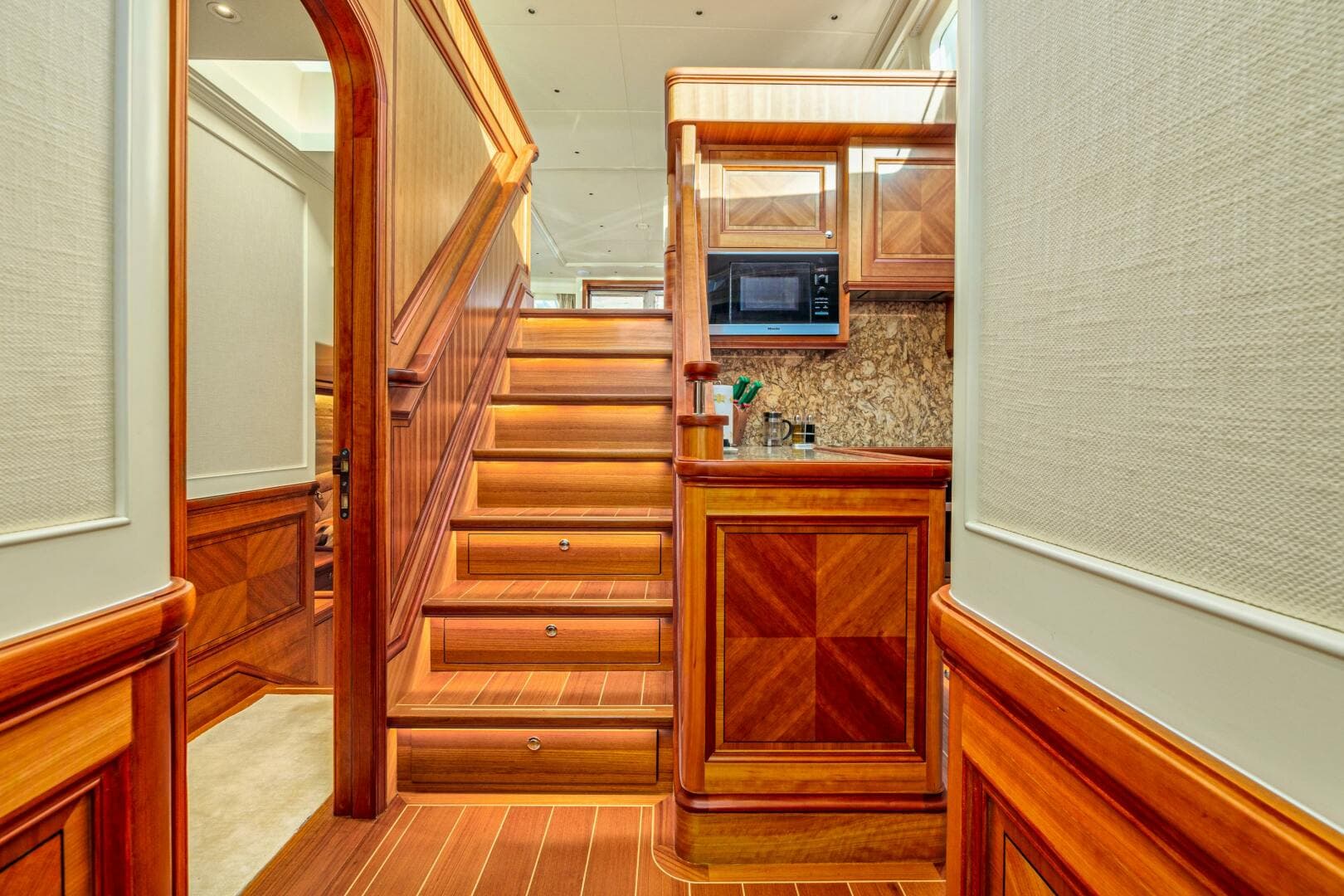 2019 Hunt Yachts — photo 20