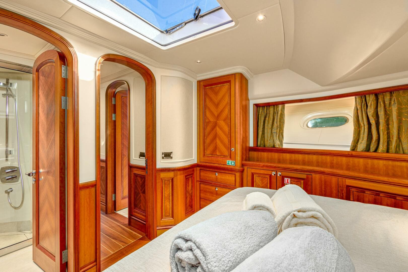 2019 Hunt Yachts — photo 38