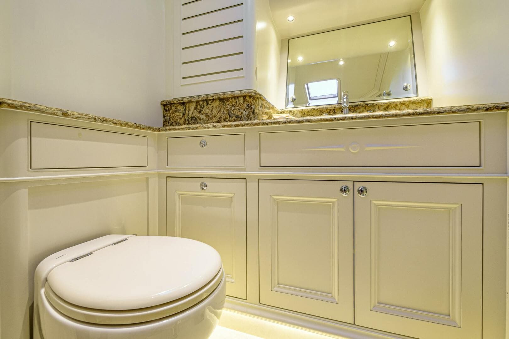 2019 Hunt Yachts — photo 45