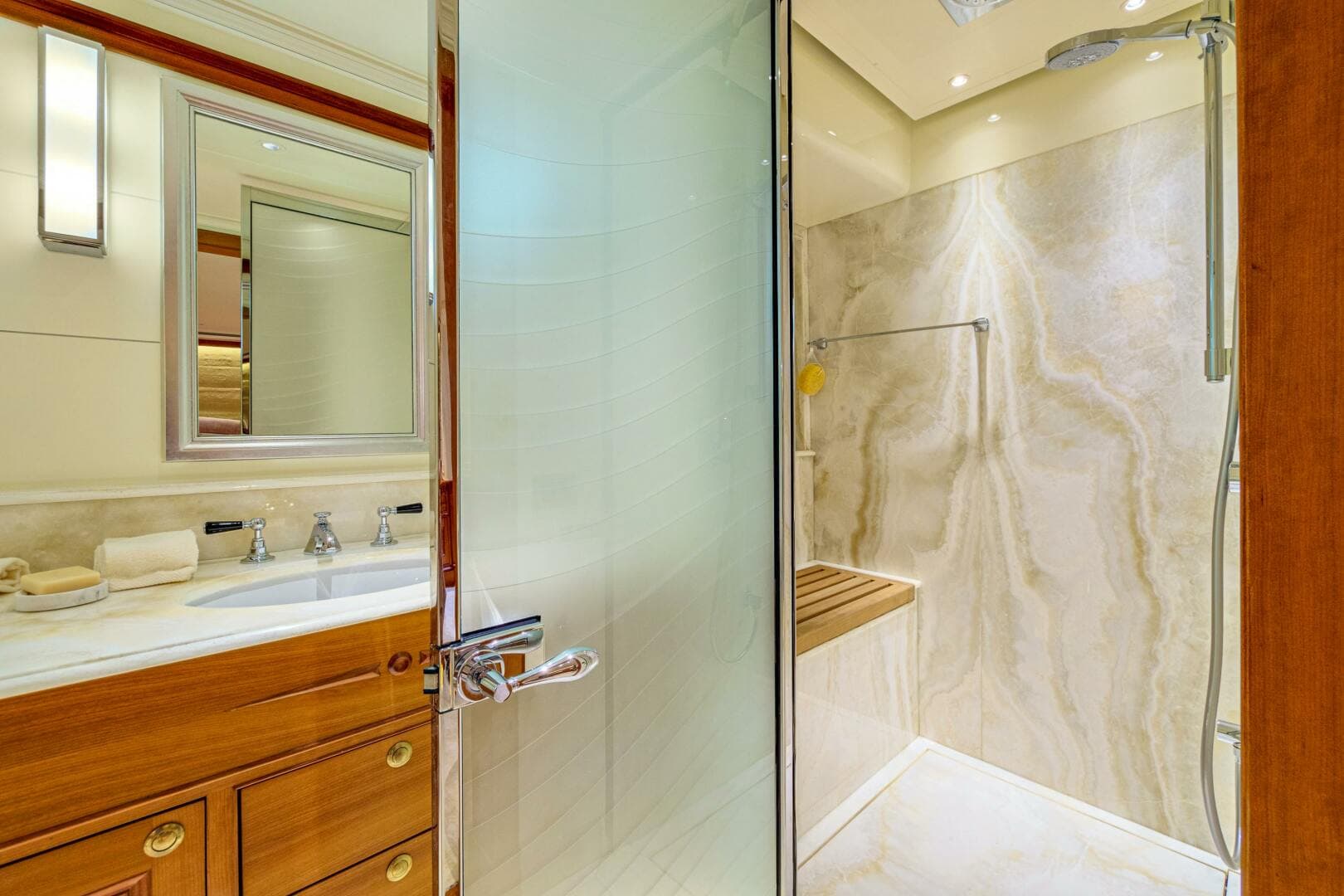 2019 Hunt Yachts — photo 32