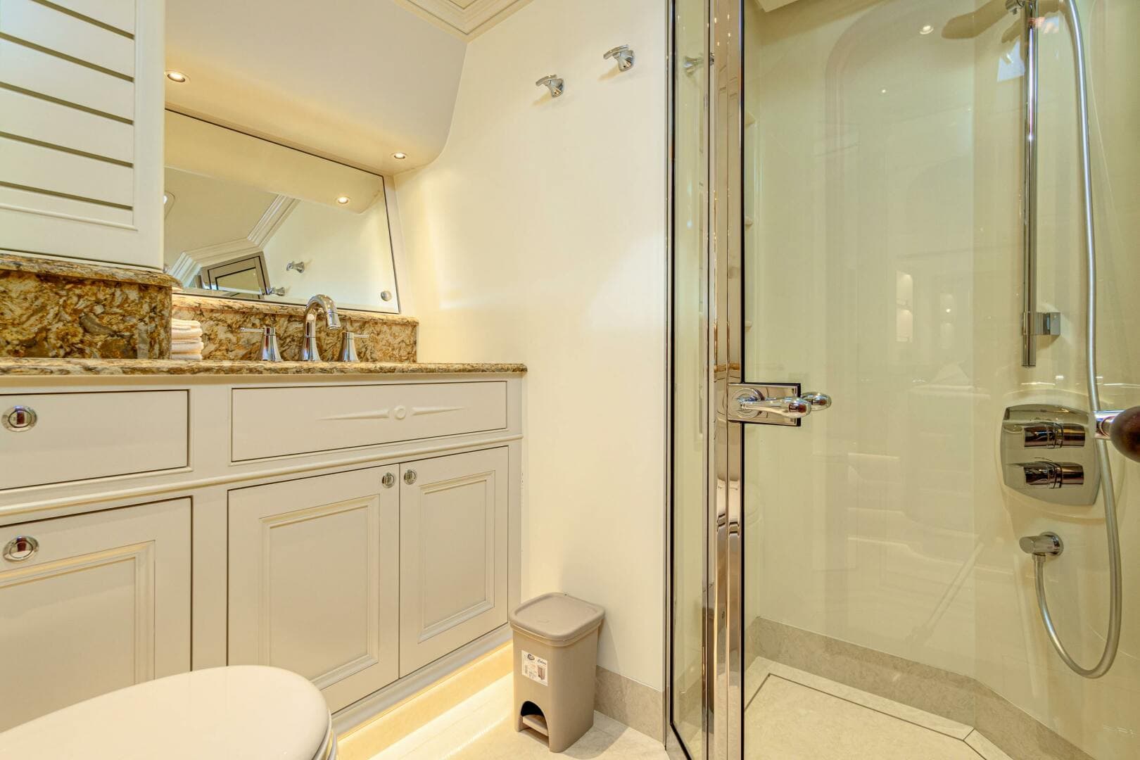 2019 Hunt Yachts — photo 42