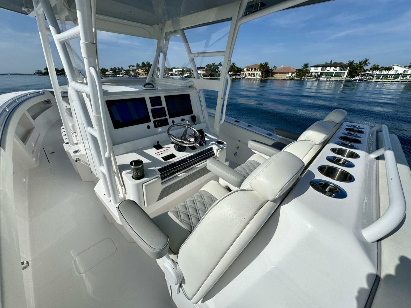 2024 Invincible 39 Open Fisherman — photo 7