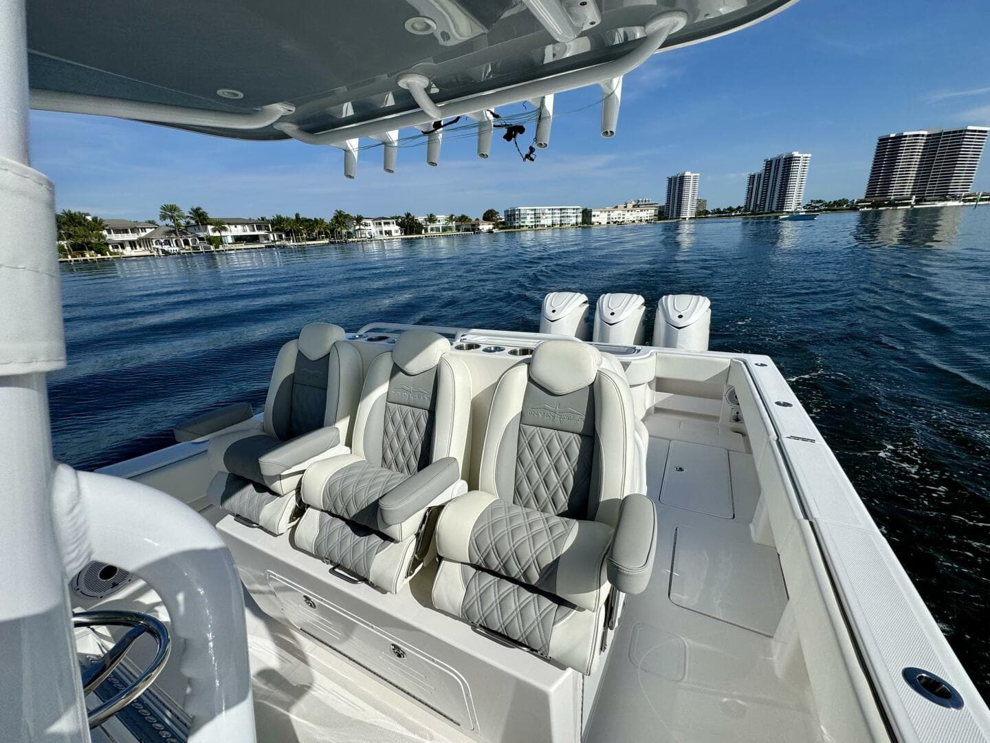 2024 Invincible 39 Open Fisherman — photo 8