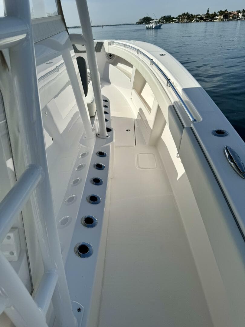 2024 Invincible 39 Open Fisherman — photo 10