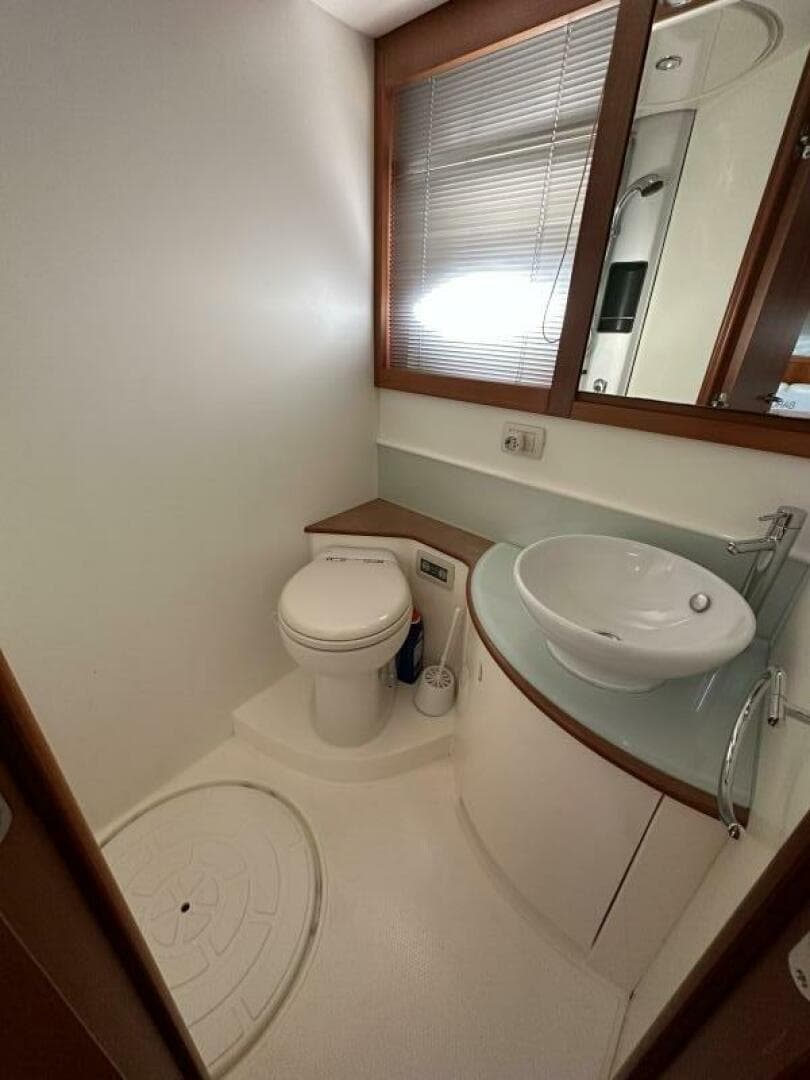 2007 Pershing 50 — photo 22