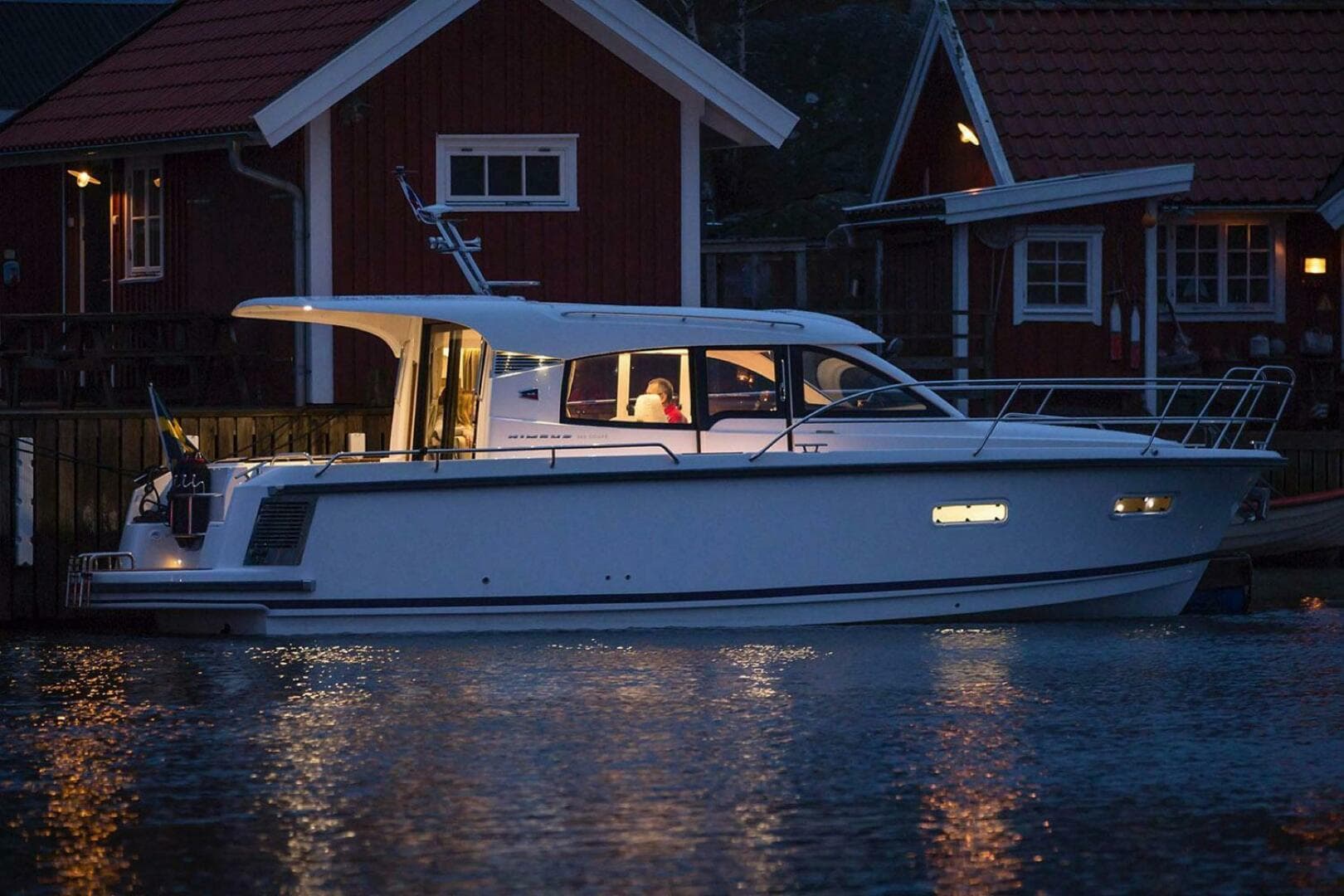 2025 Nimbus 305 Coupe — photo 2