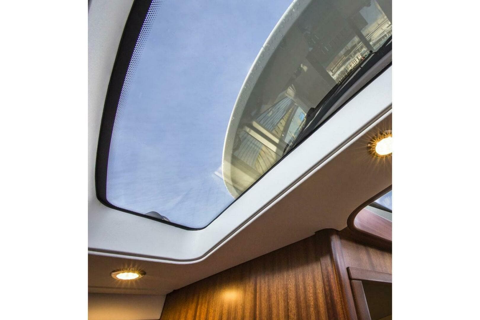 2025 Nimbus 405 Flybridge — photo 4