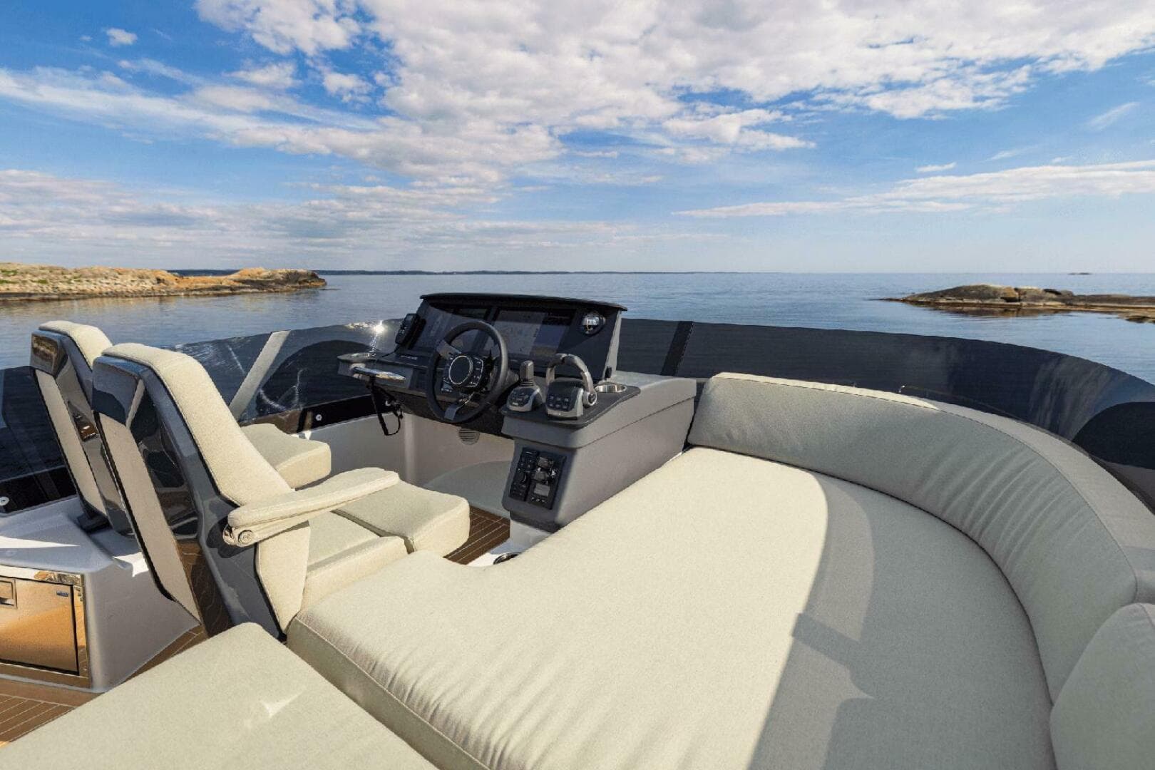 2025 Nimbus 495 Flybridge — photo 8