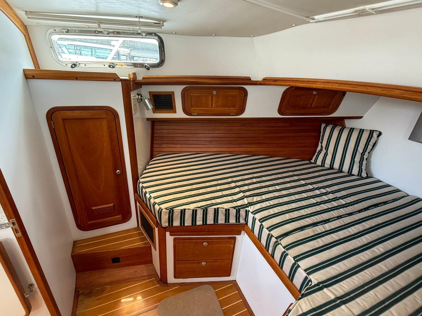 2002 Legacy 34 Express Twin Jet — photo 36