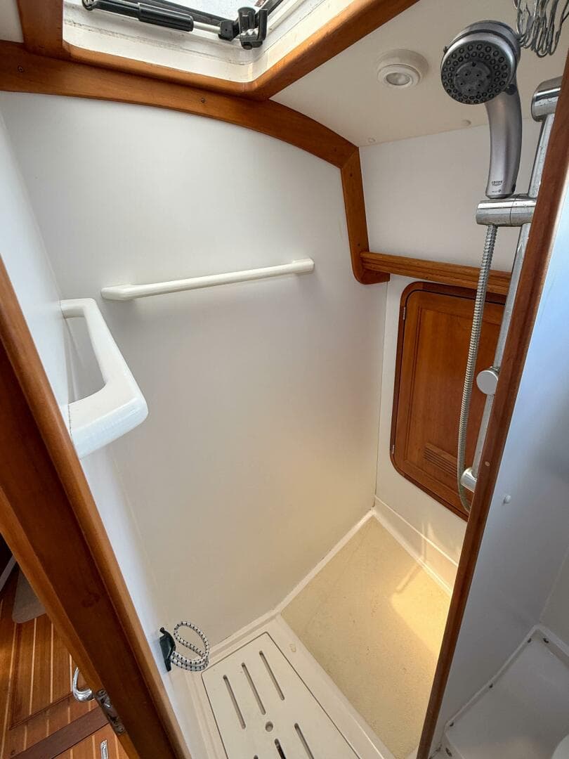 2002 Legacy 34 Express Twin Jet — photo 45