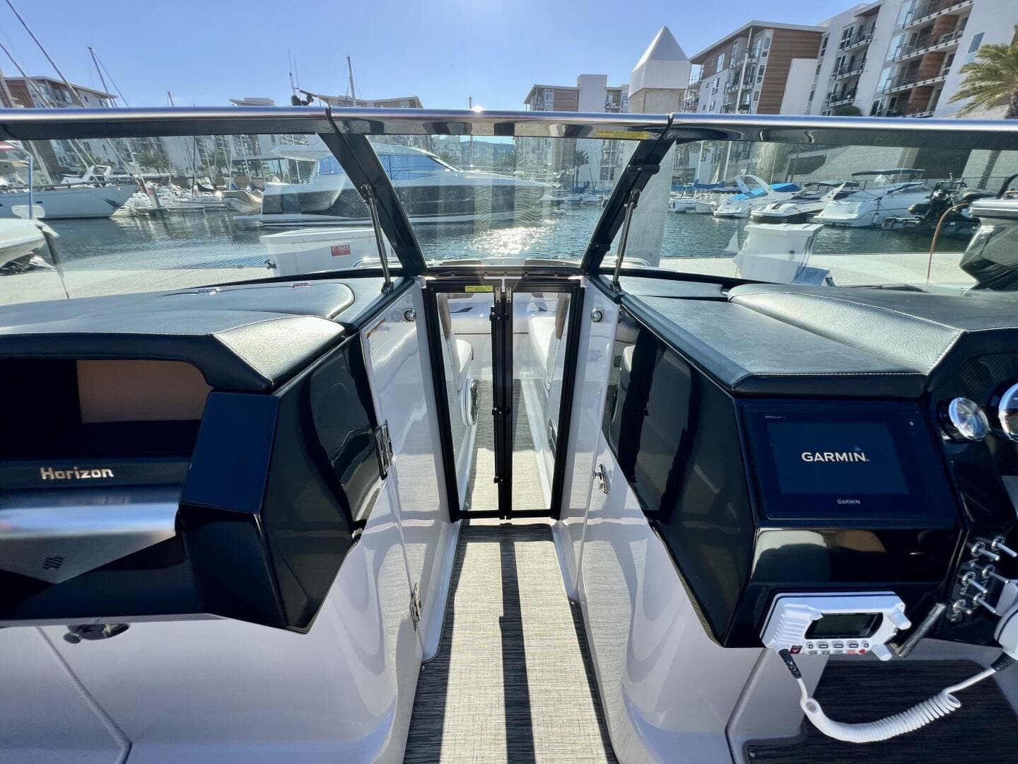 2019 Four Winns H290 — photo 22