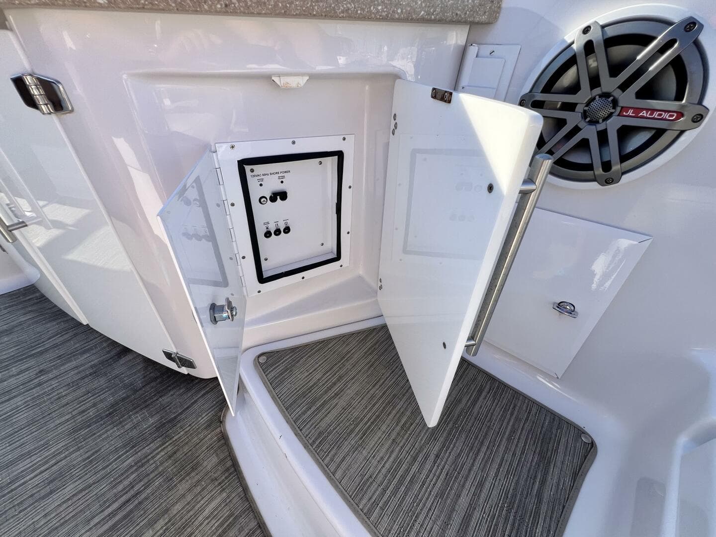 2019 Four Winns H290 — photo 34