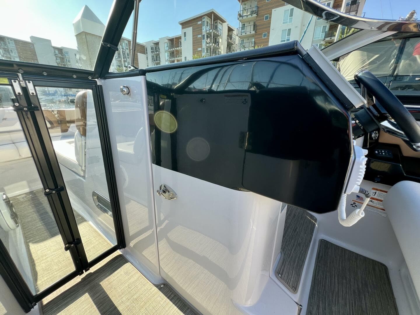 2019 Four Winns H290 — photo 26