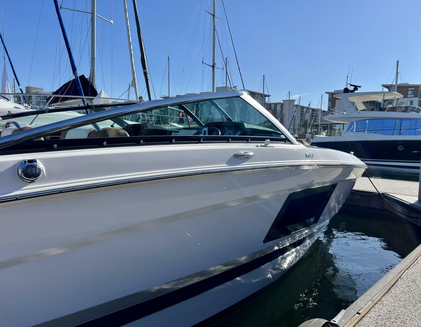 2019 Four Winns H290 — photo 7