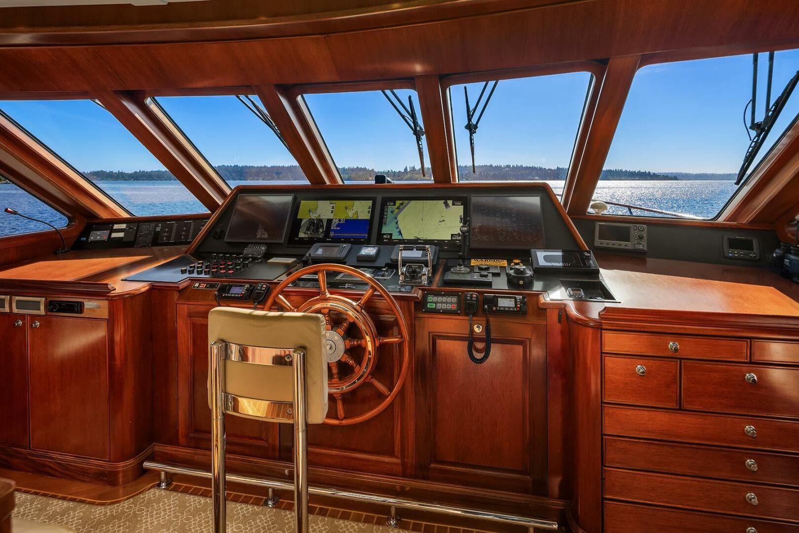 2001 Rayburn Custom Yachts Flush Deck — photo 18