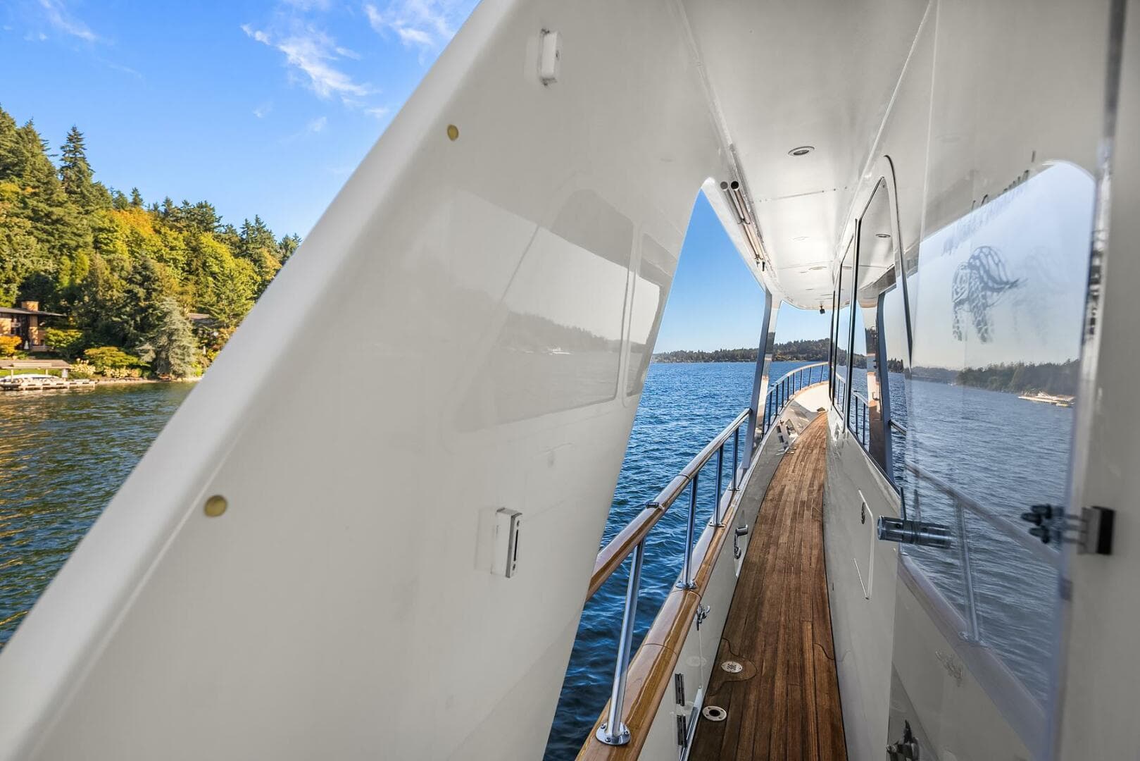 2001 Rayburn Custom Yachts Flush Deck — photo 62