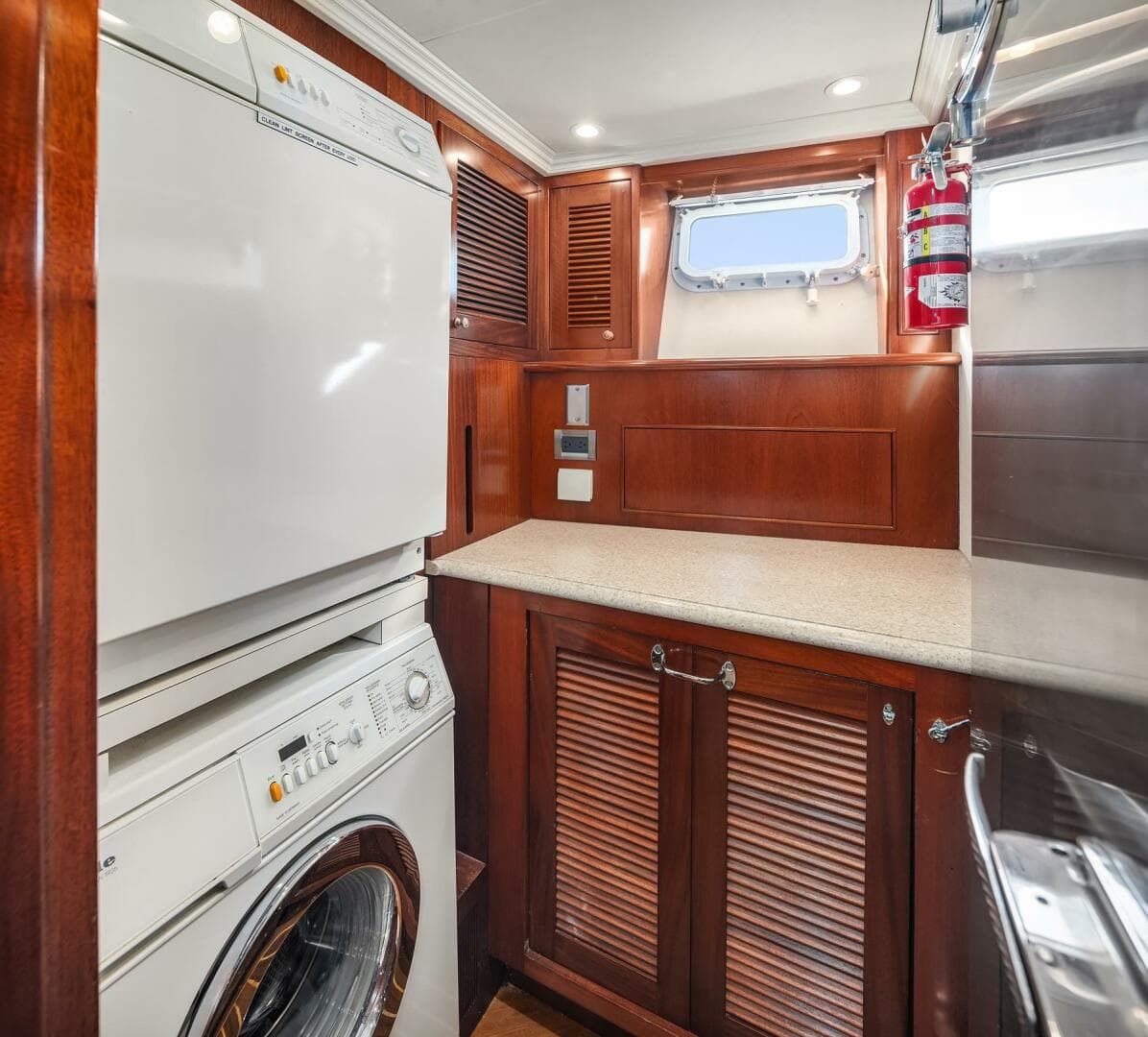 2001 Rayburn Custom Yachts Flush Deck — photo 41