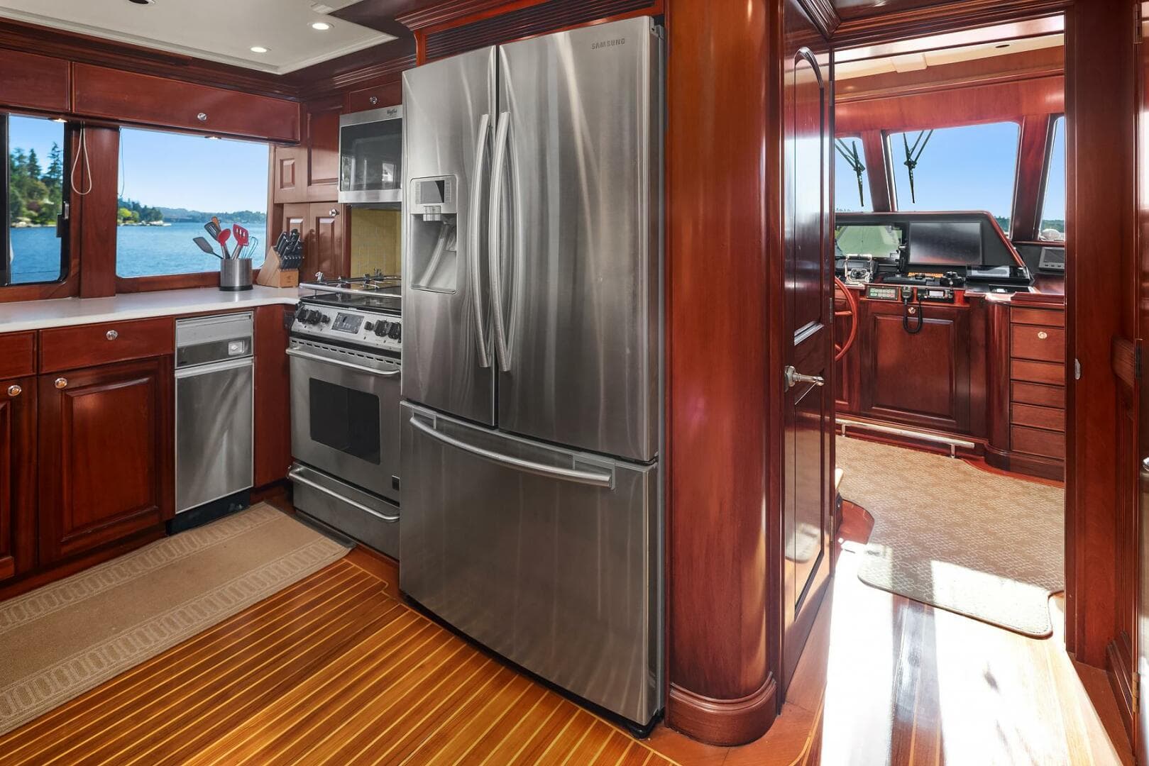 2001 Rayburn Custom Yachts Flush Deck — photo 15