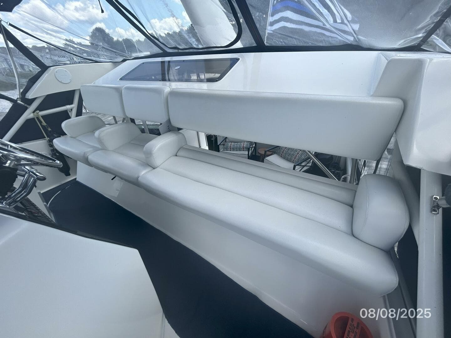 2001 Silverton 392 — photo 21