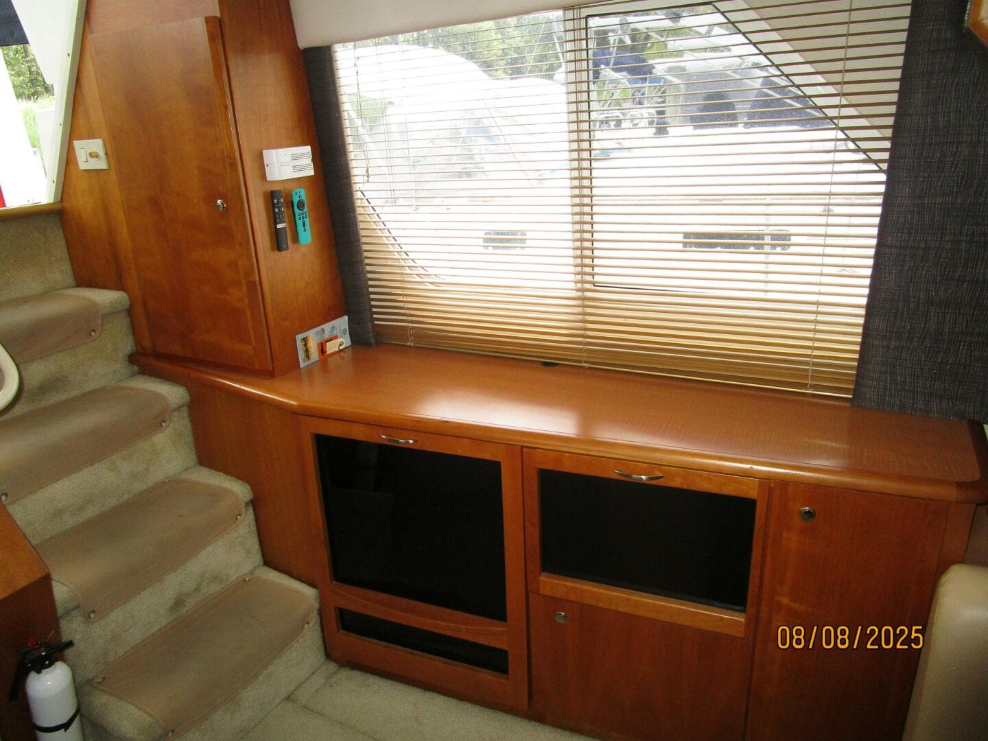 2001 Silverton 392 — photo 32