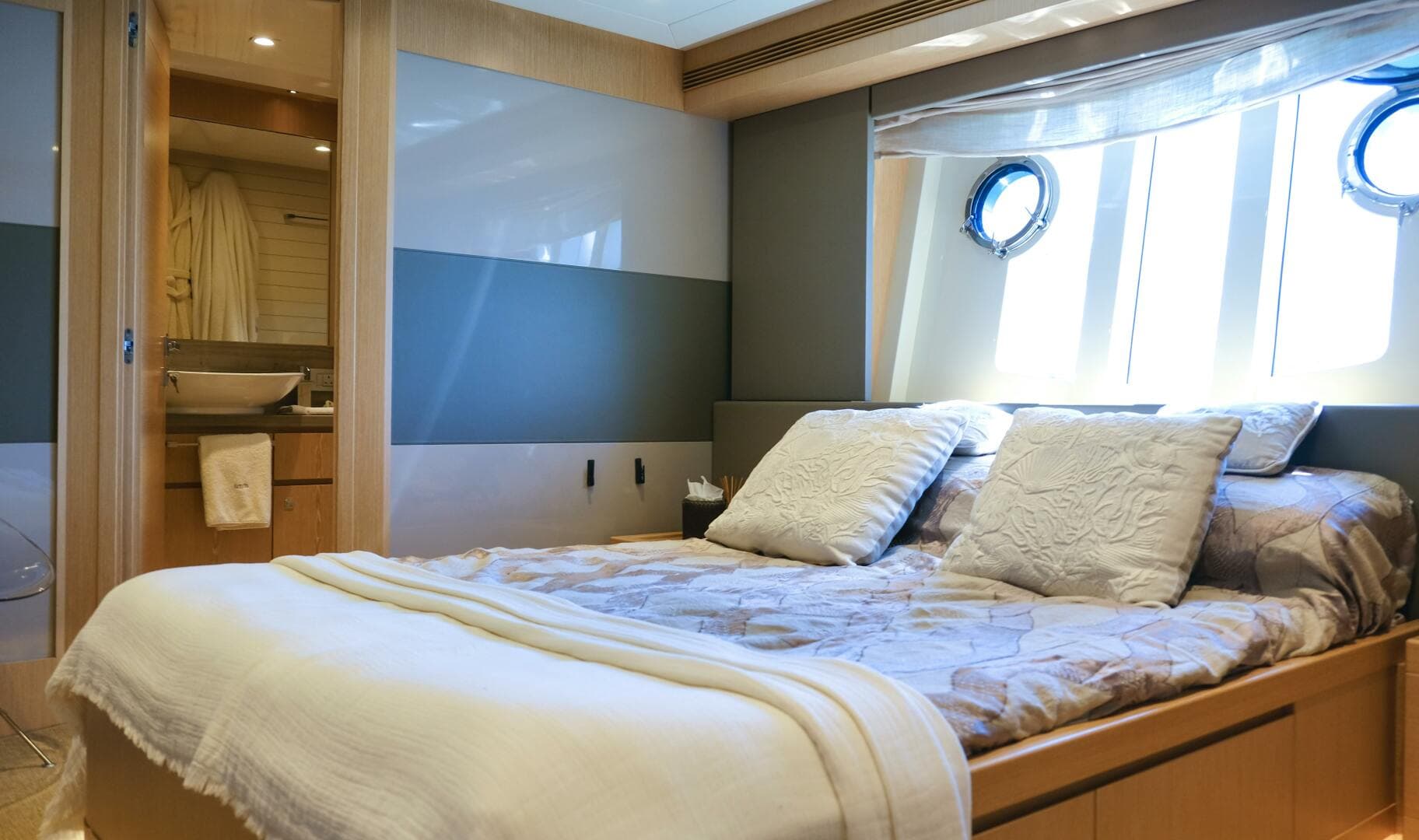 2013 Custom Line Custom — photo 6