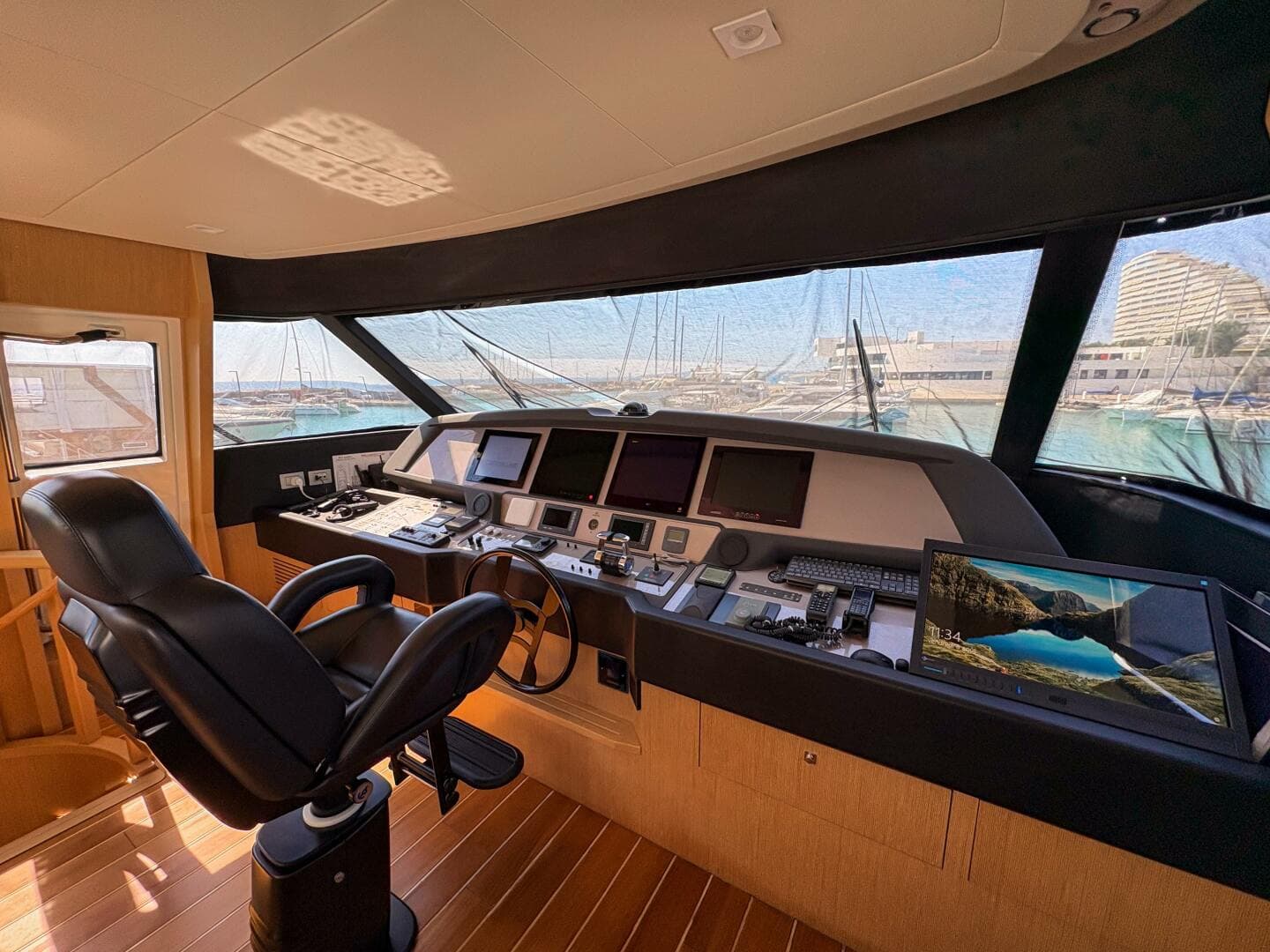 2013 Custom Line Custom — photo 9