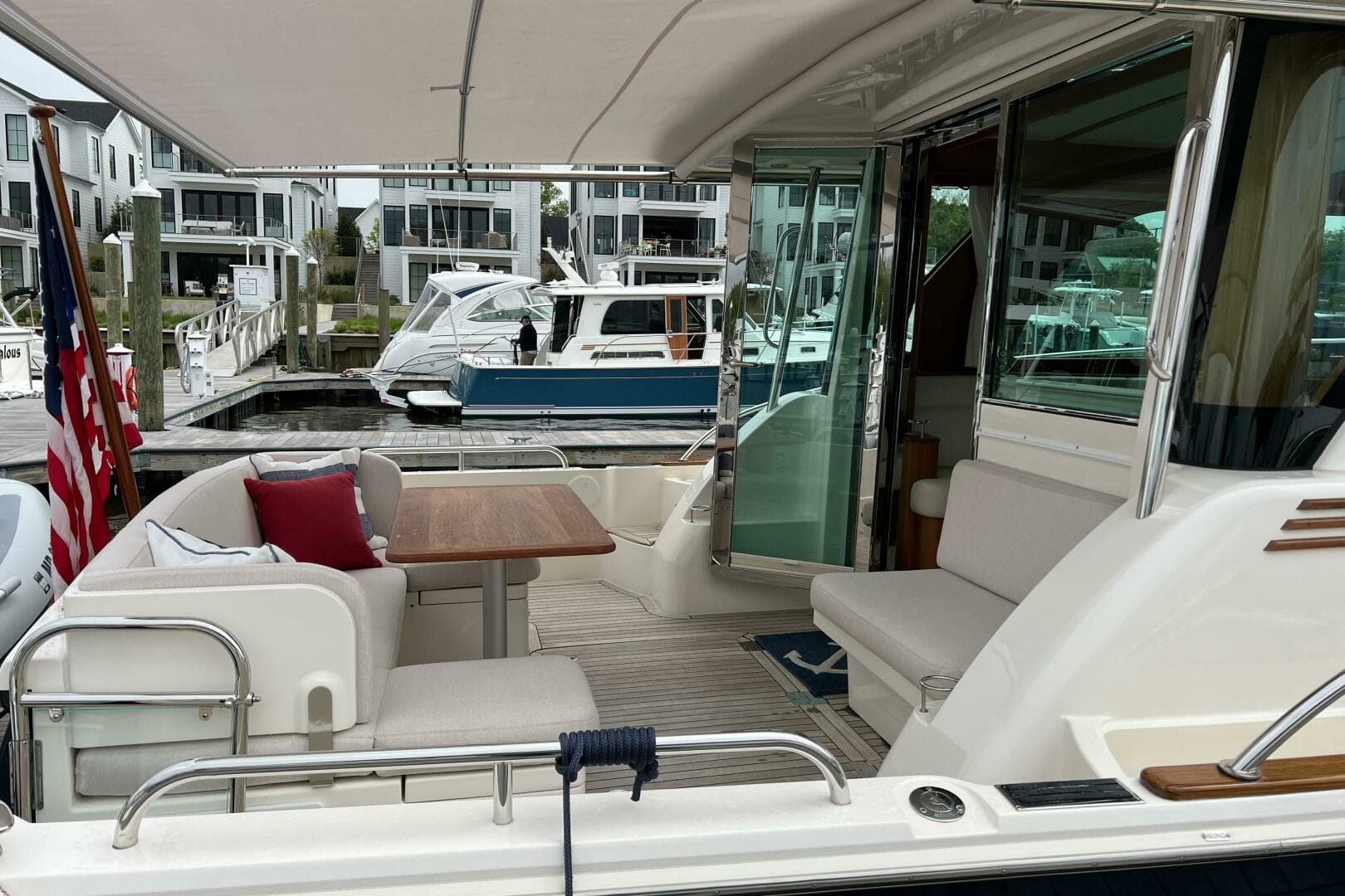 2022 Sabre 45 Salon Express — photo 8