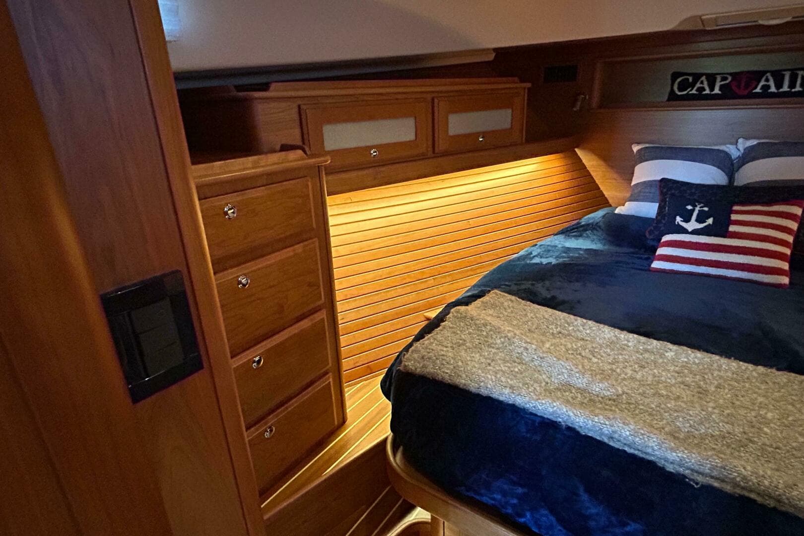 2022 Sabre 45 Salon Express — photo 40