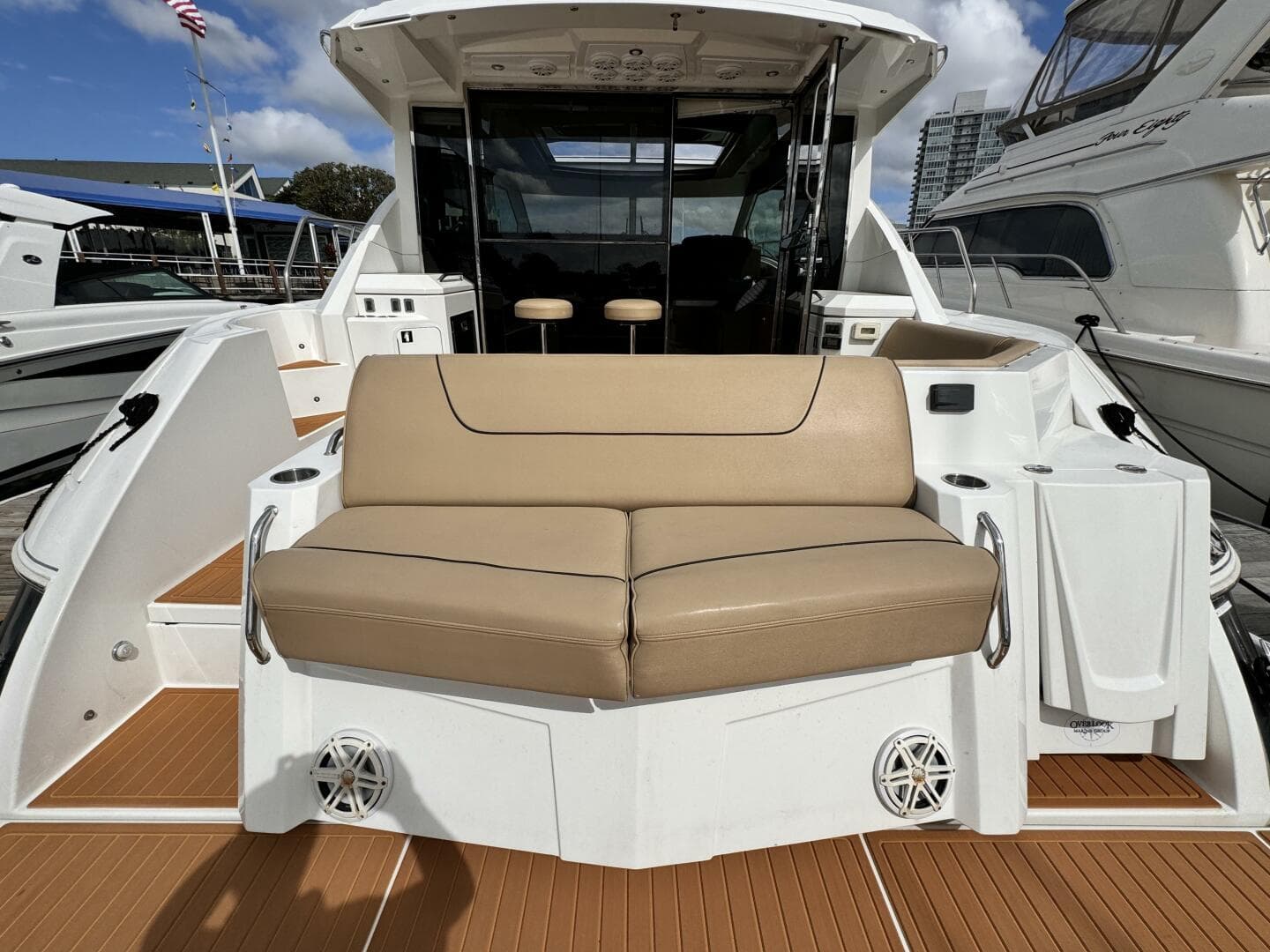 2014 Cruisers Yachts 45 Cantius — photo 4