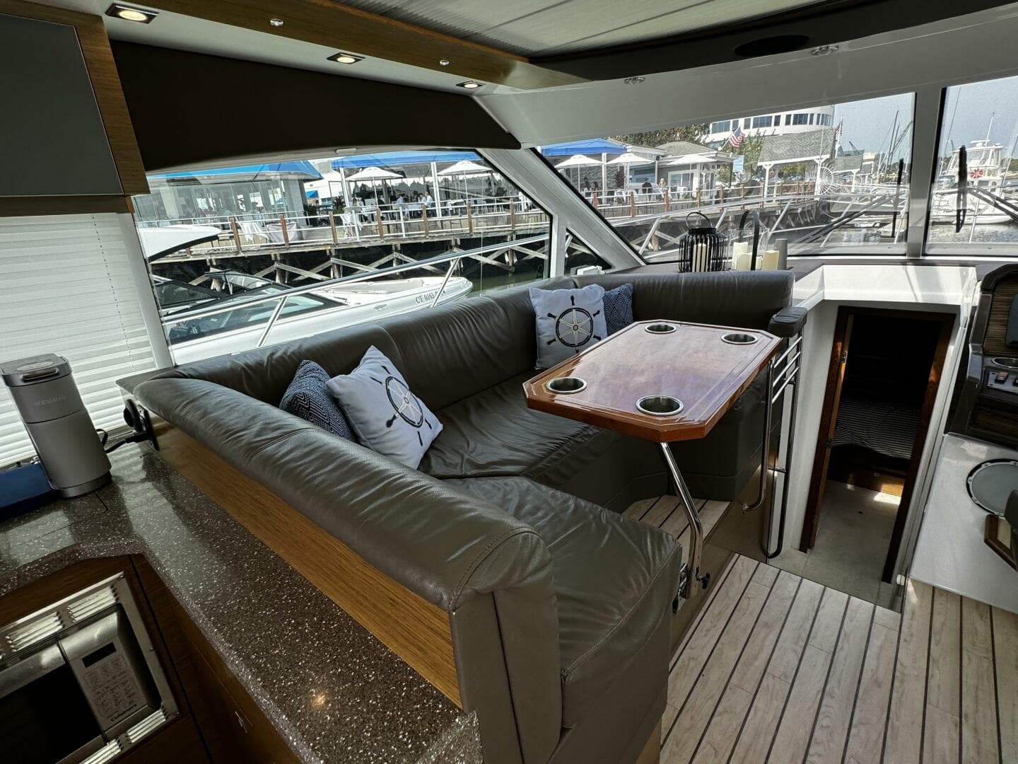 2014 Cruisers Yachts 45 Cantius — photo 14