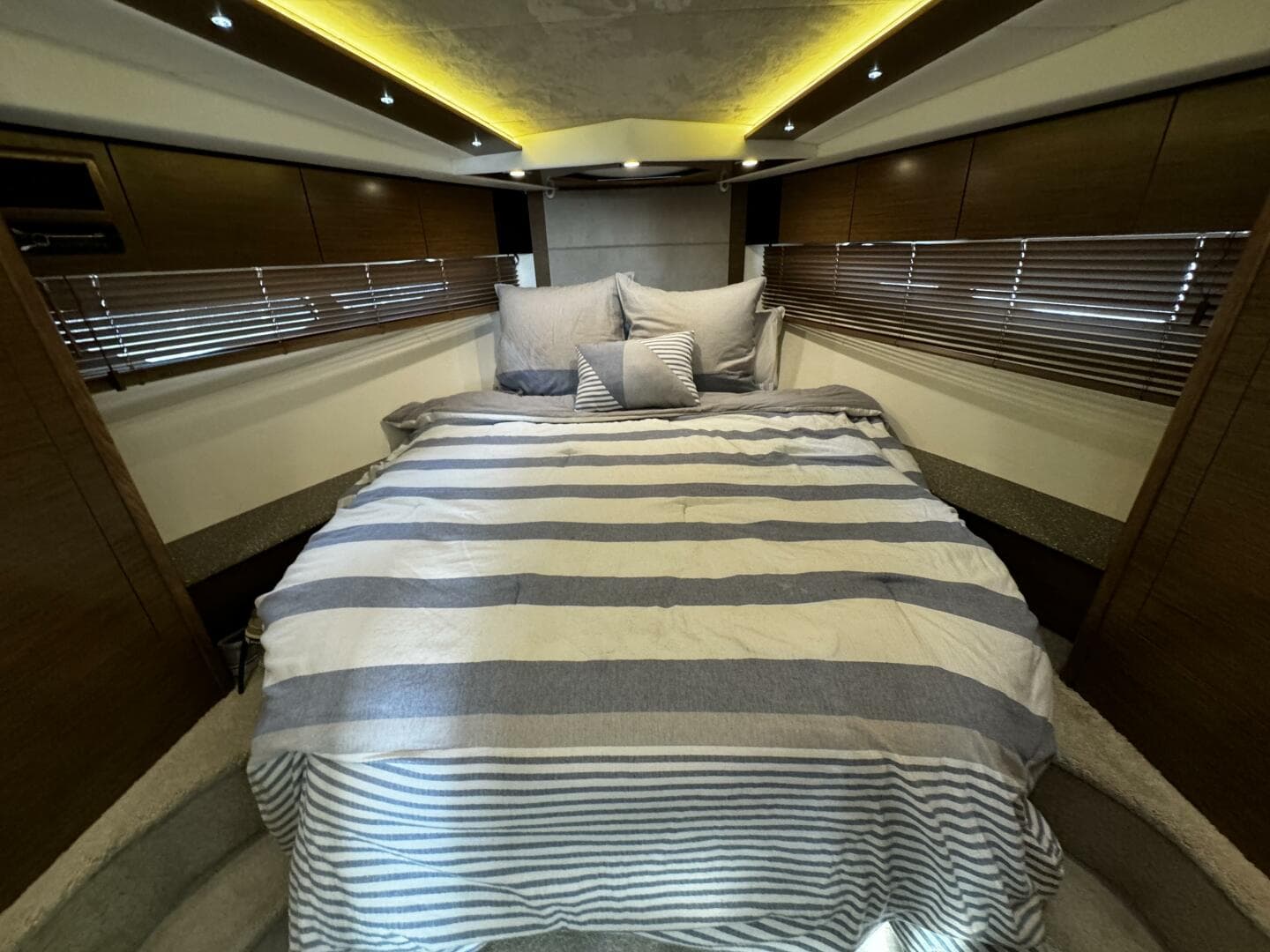 2014 Cruisers Yachts 45 Cantius — photo 22