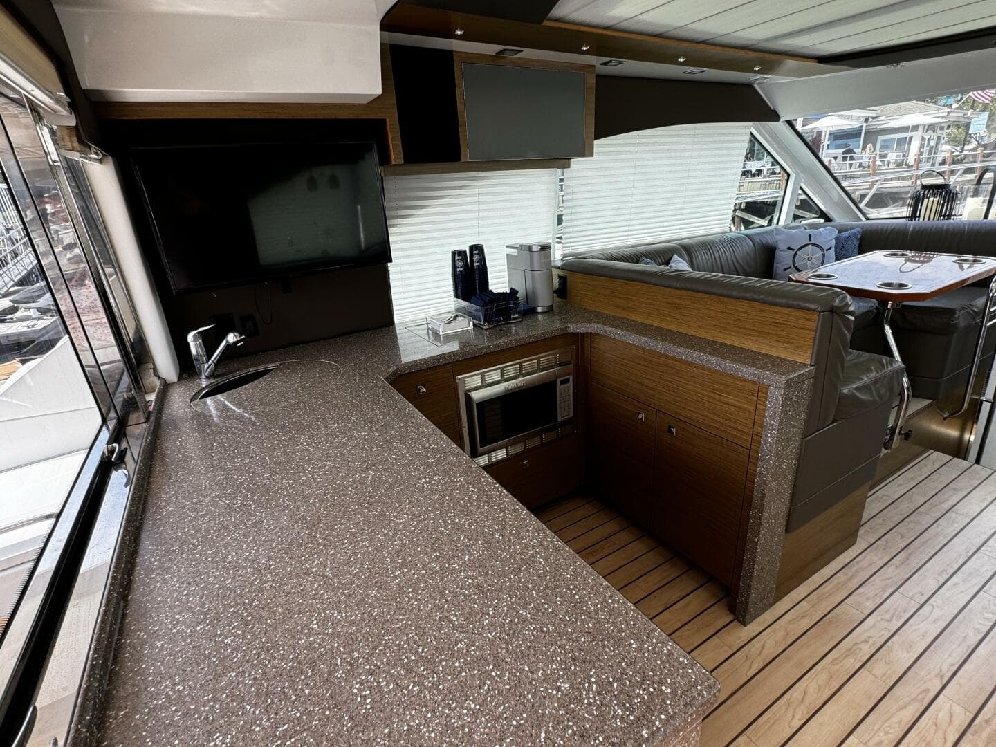 2014 Cruisers Yachts 45 Cantius — photo 13