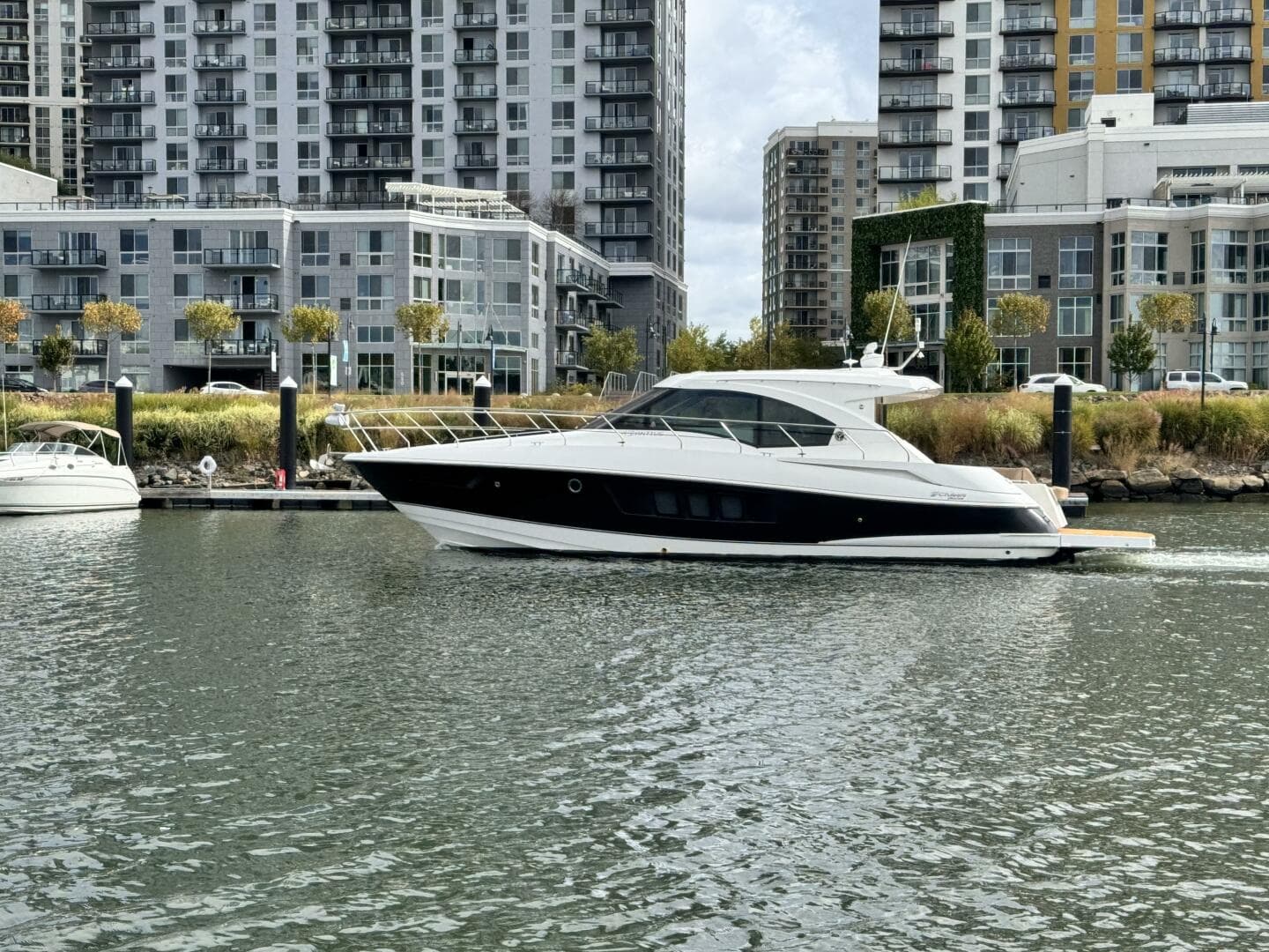 2014 Cruisers Yachts 45 Cantius — photo 2