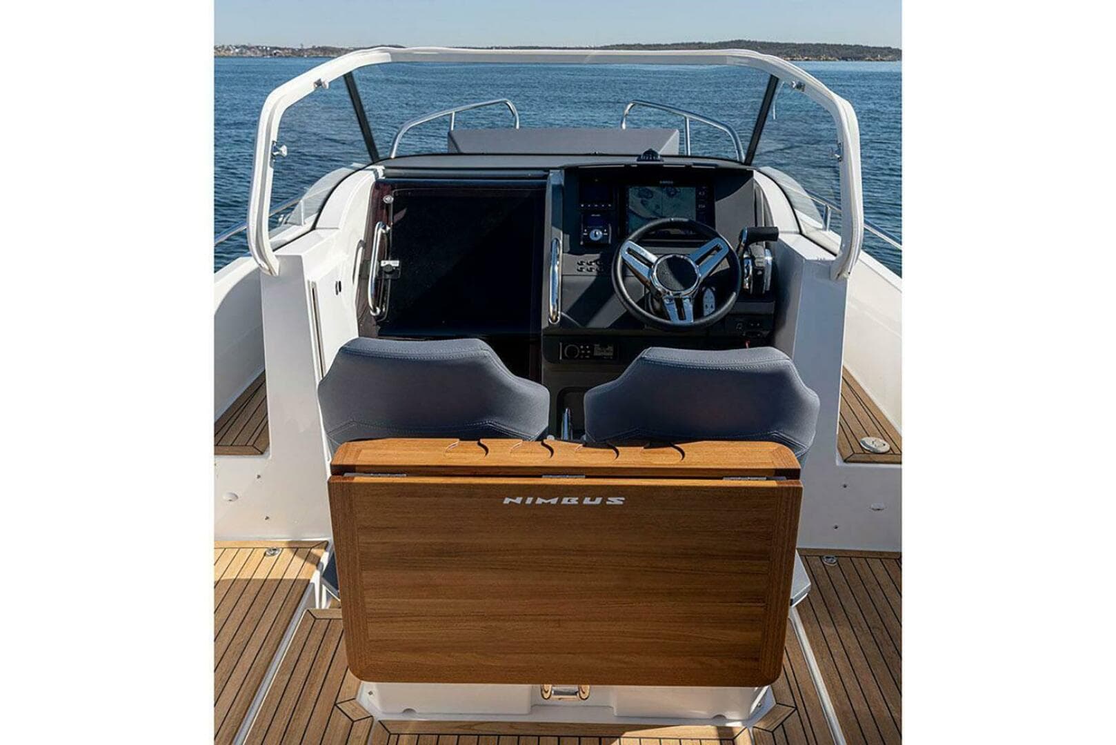 2025 Nimbus Tender 8 — photo 6