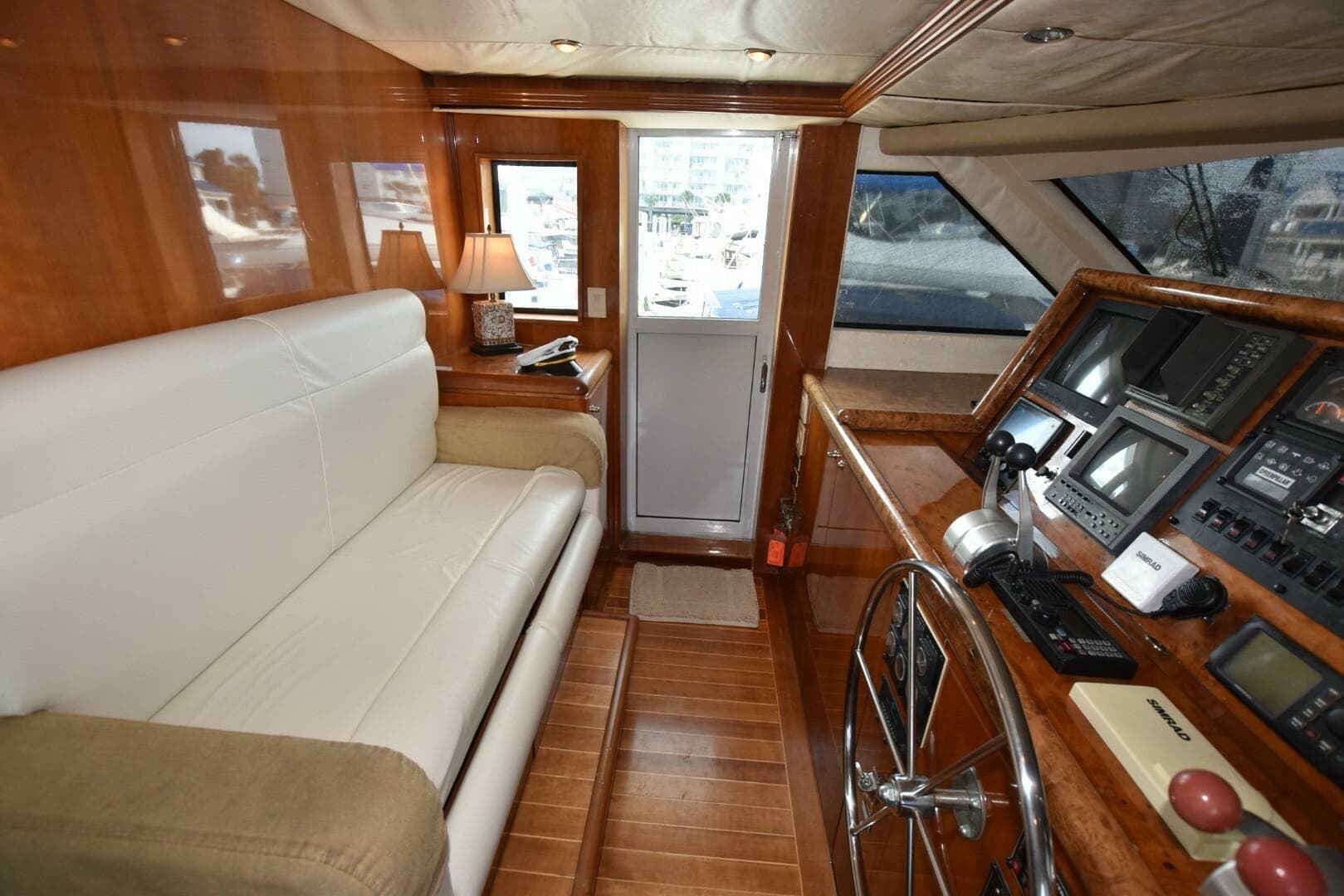 1998 Hatteras 74 Sportdeck — photo 24