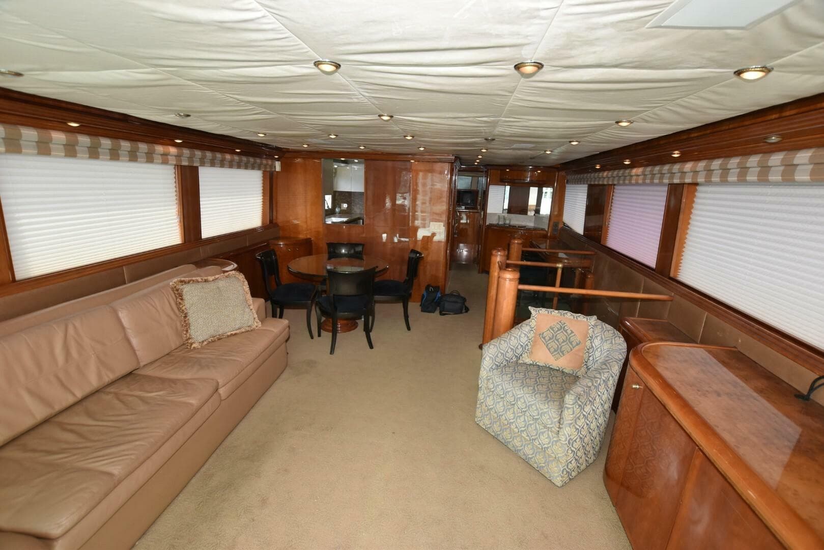 1998 Hatteras 74 Sportdeck — photo 18