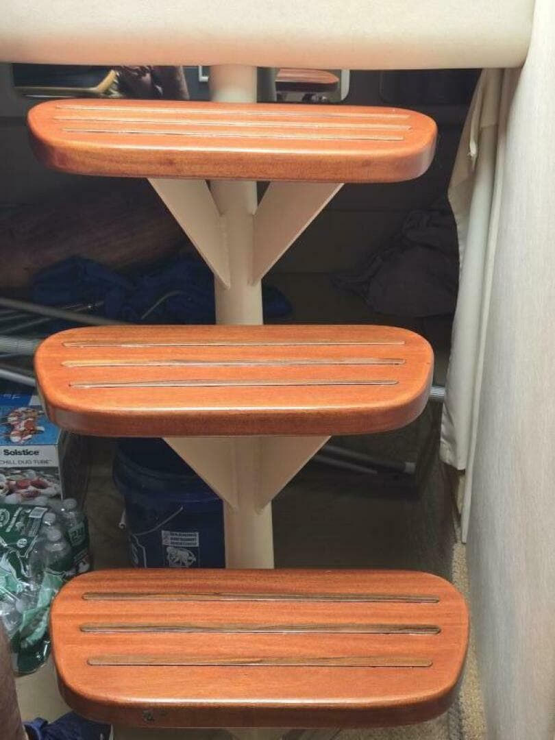 2008 Sea Ray 310 Sundancer — photo 17