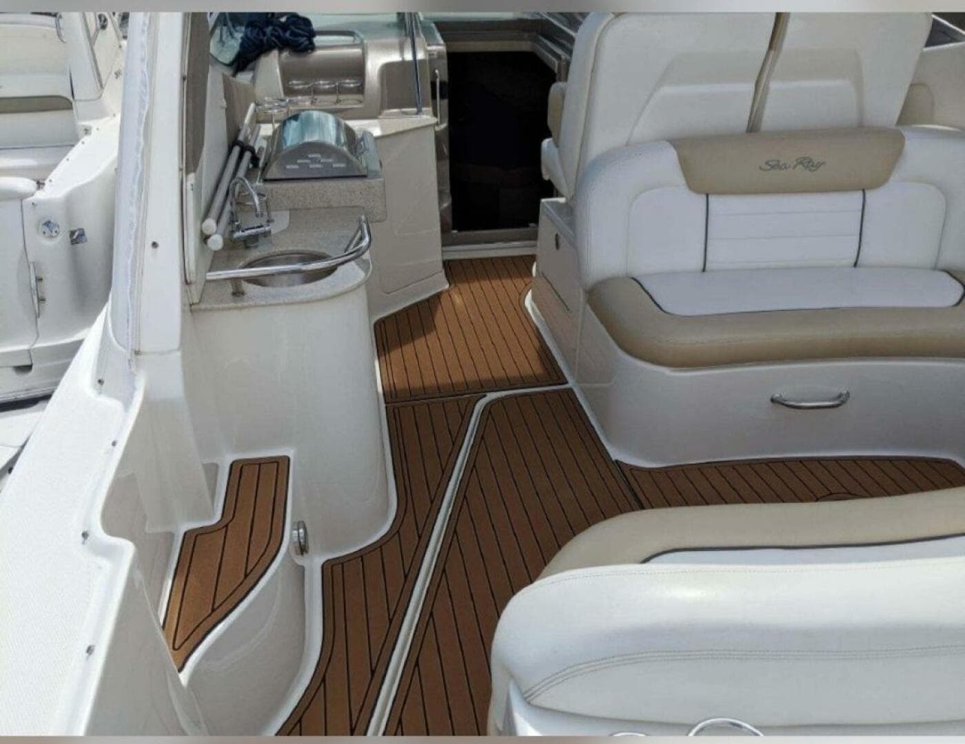 2008 Sea Ray 310 Sundancer — photo 9