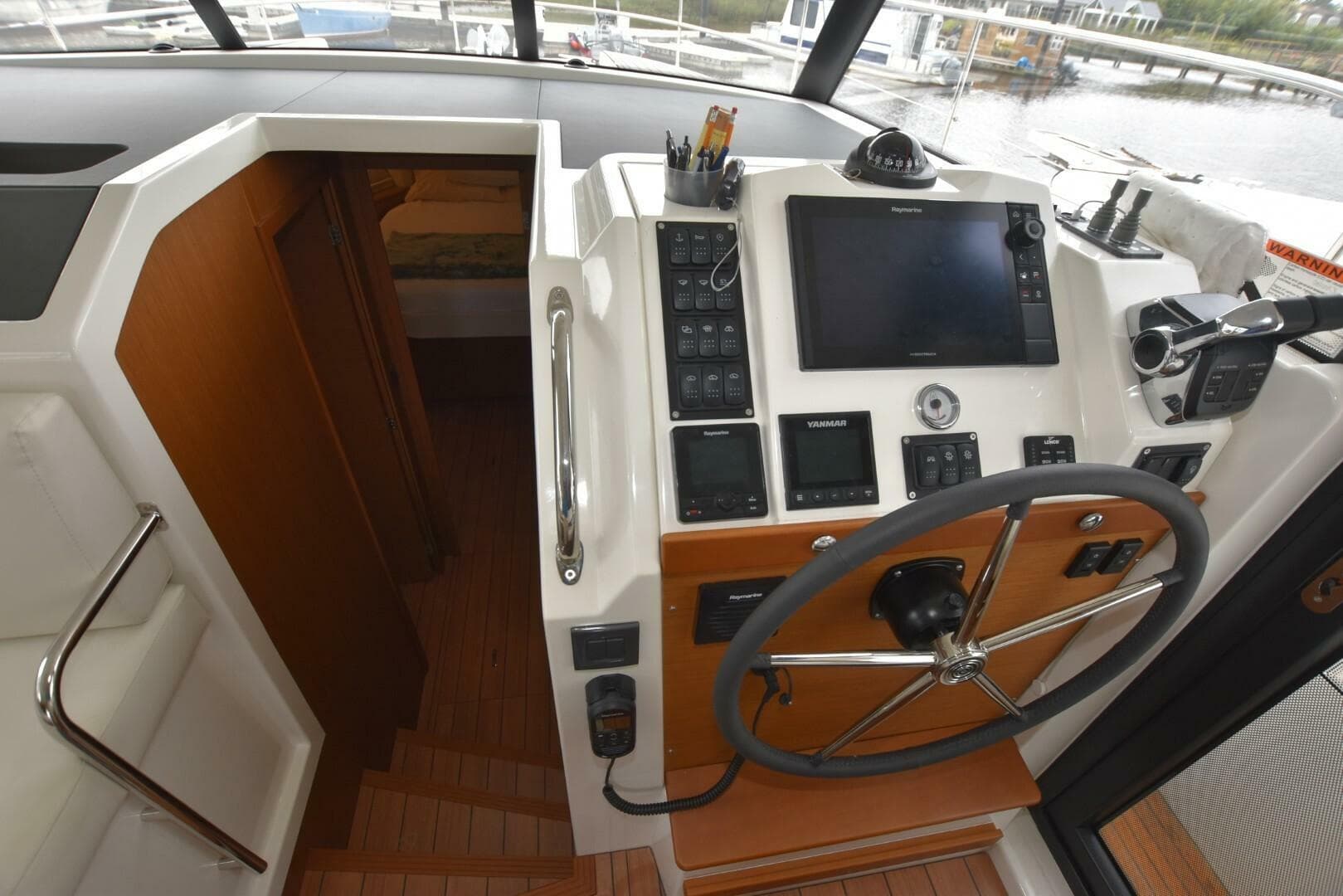 2023 Beneteau Swift Trawler 41 Fly — photo 14