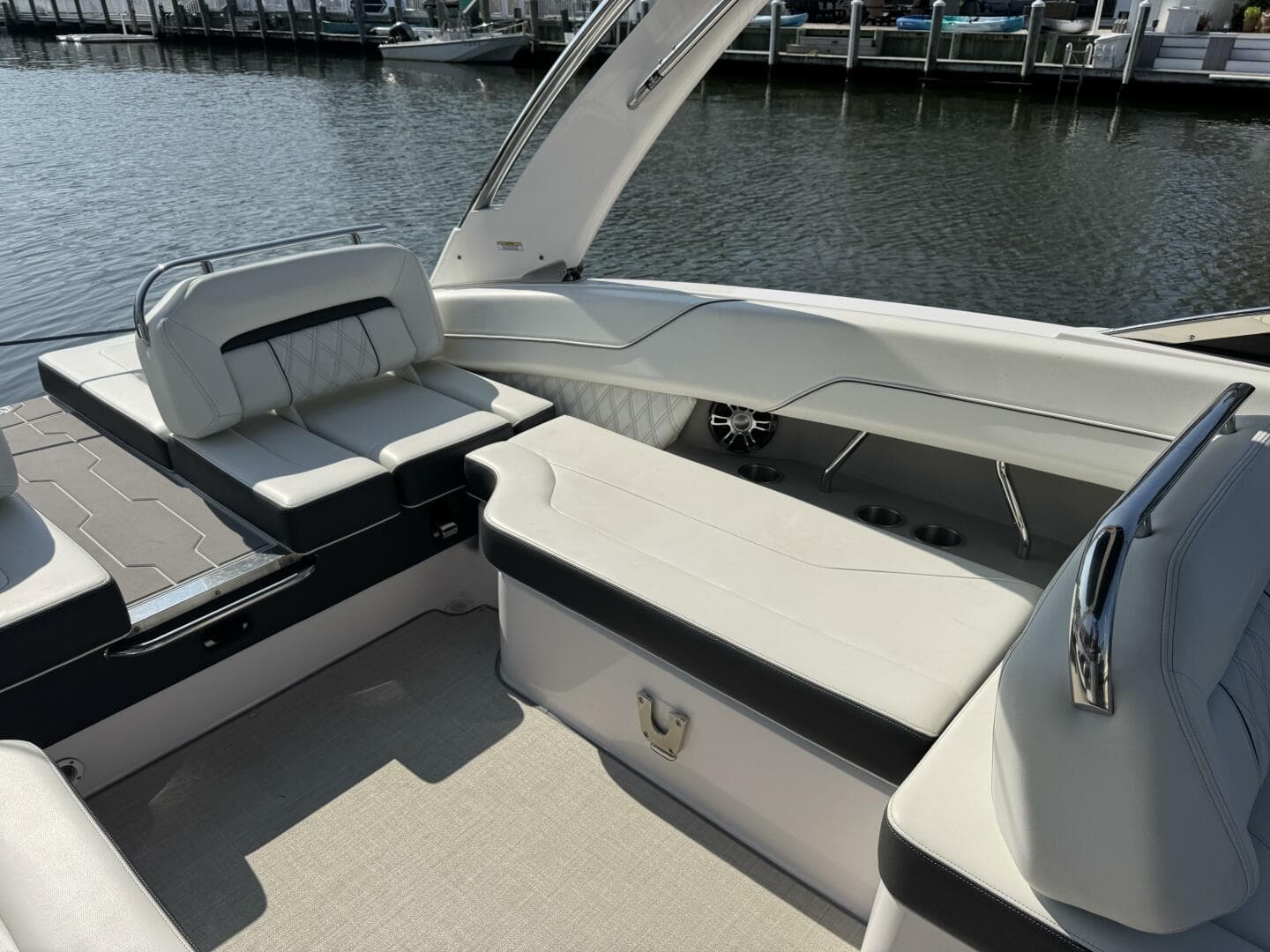 2020 Regal LS 6 — photo 12