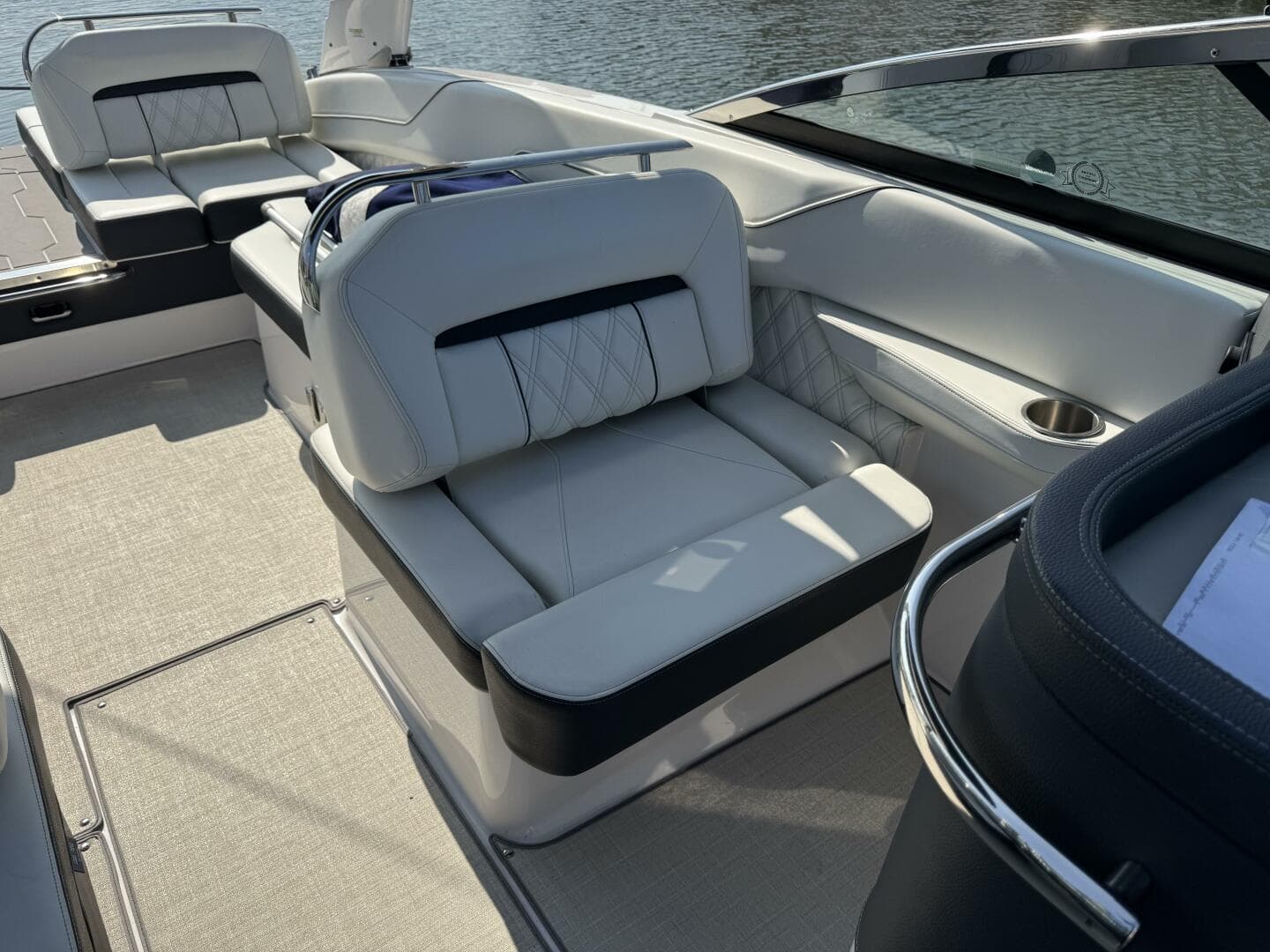 2020 Regal LS 6 — photo 13