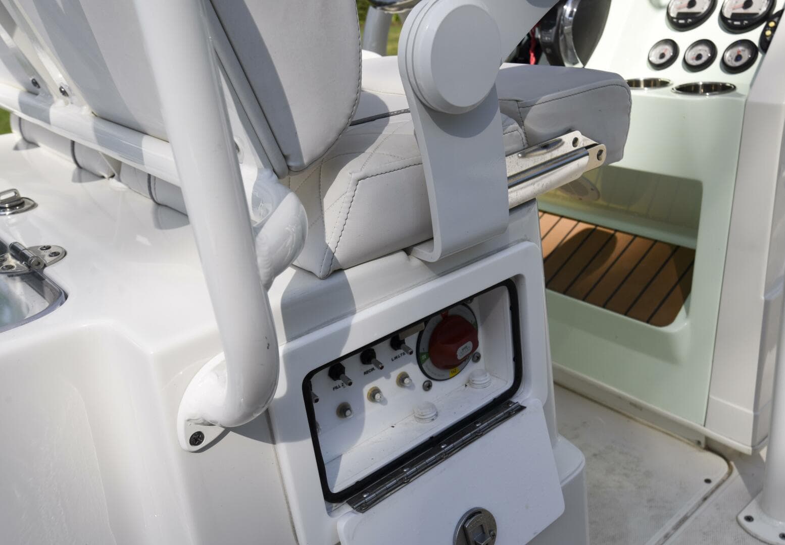 2022 Ranger 2360 — photo 62