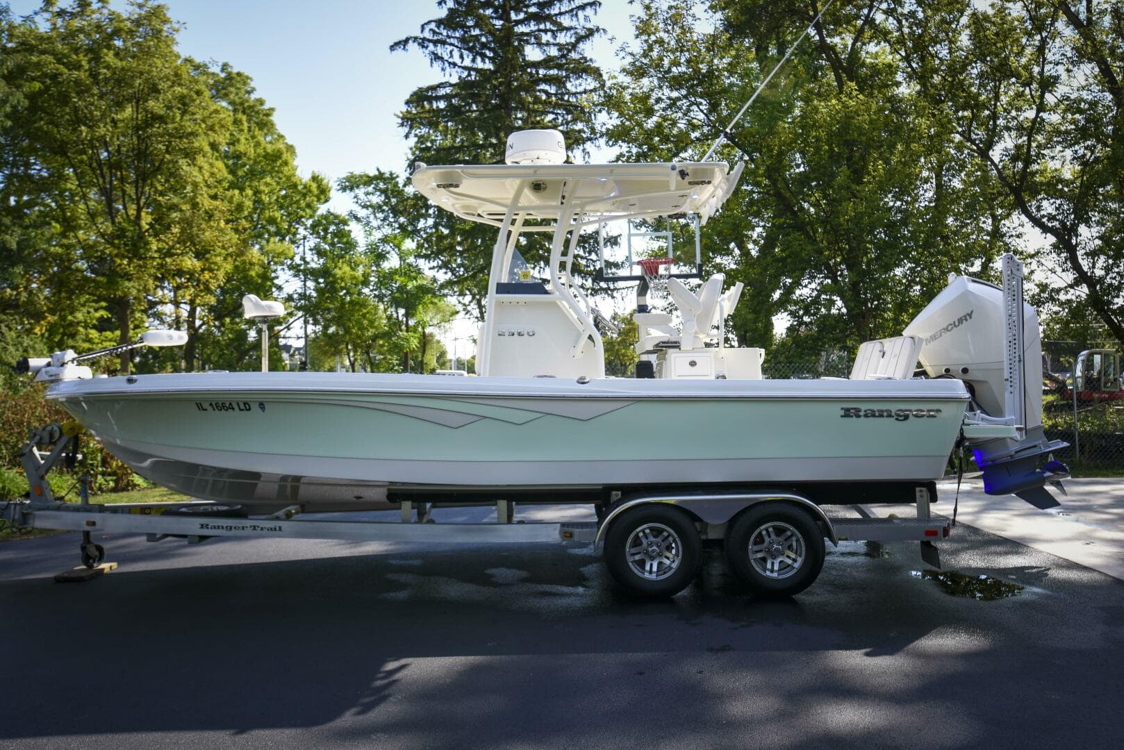 2022 Ranger 2360 — photo 10