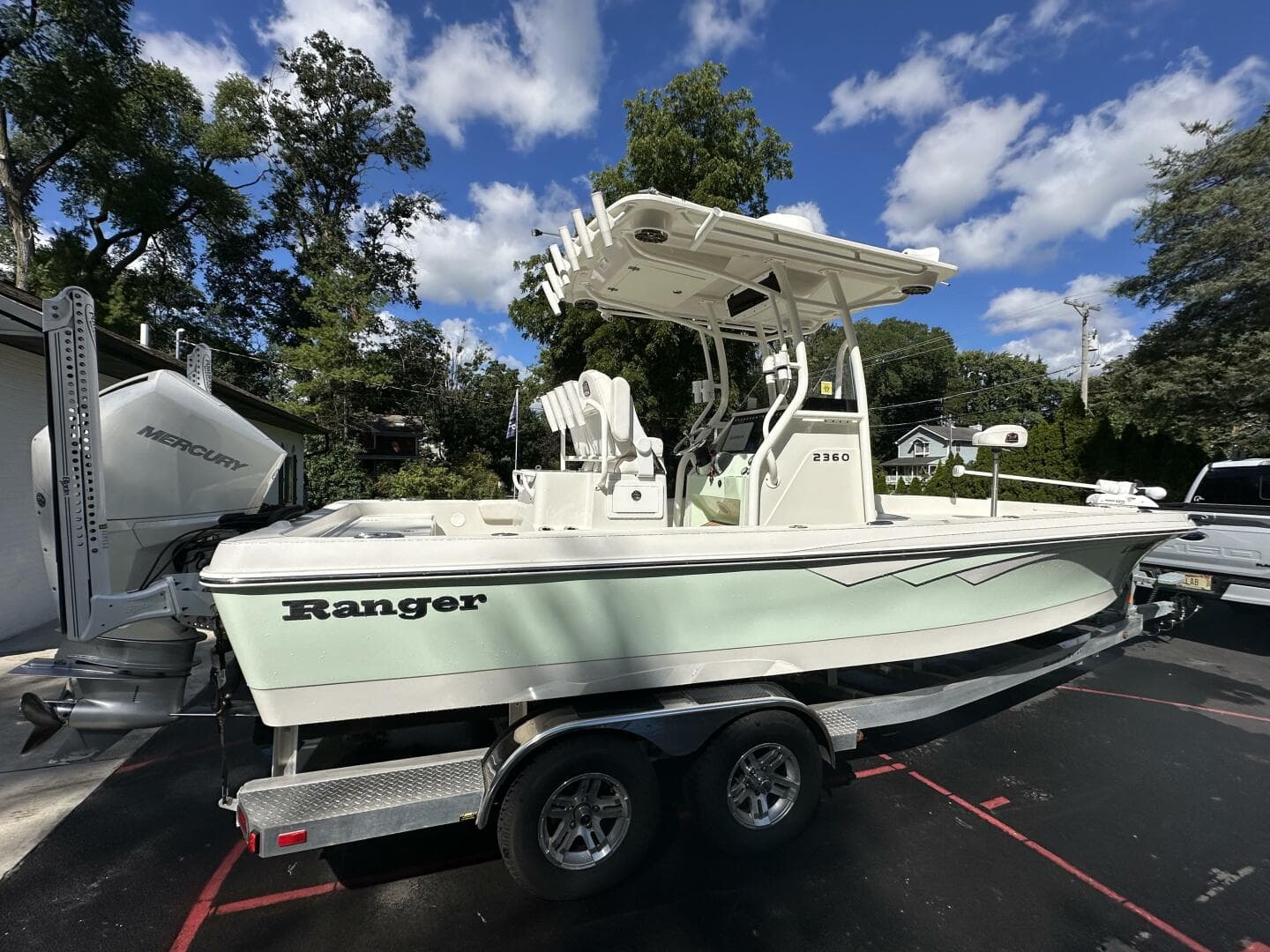 2022 Ranger 2360 — photo 17