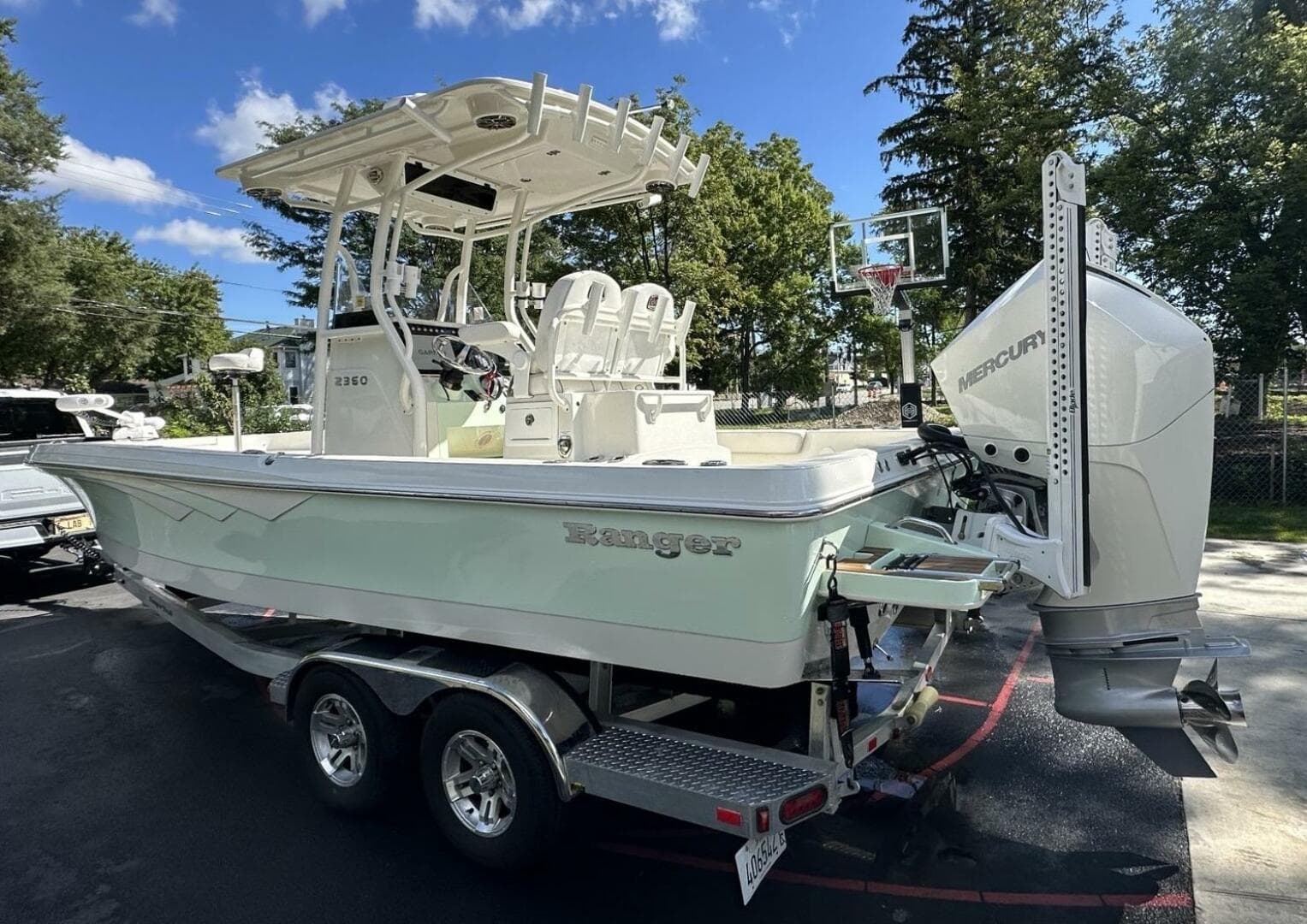 2022 Ranger 2360 — photo 16