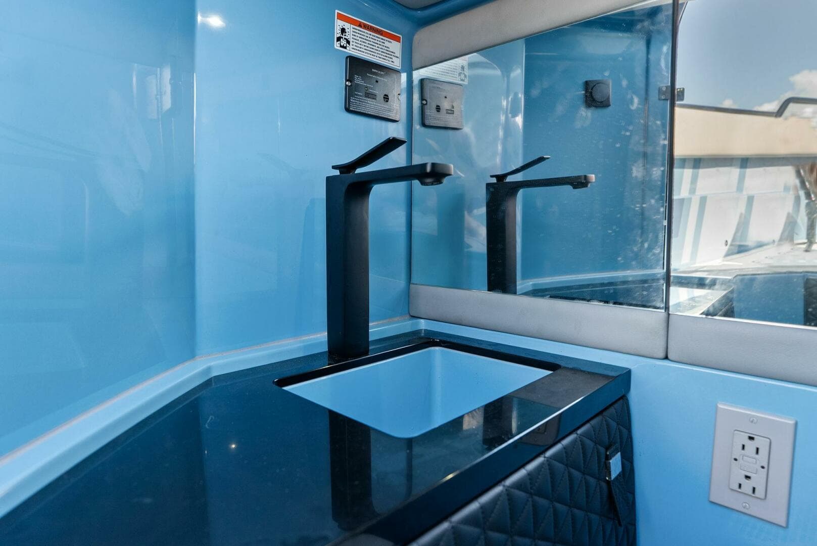 2022 Axopar Brabus Shadow 500 Tt — photo 20