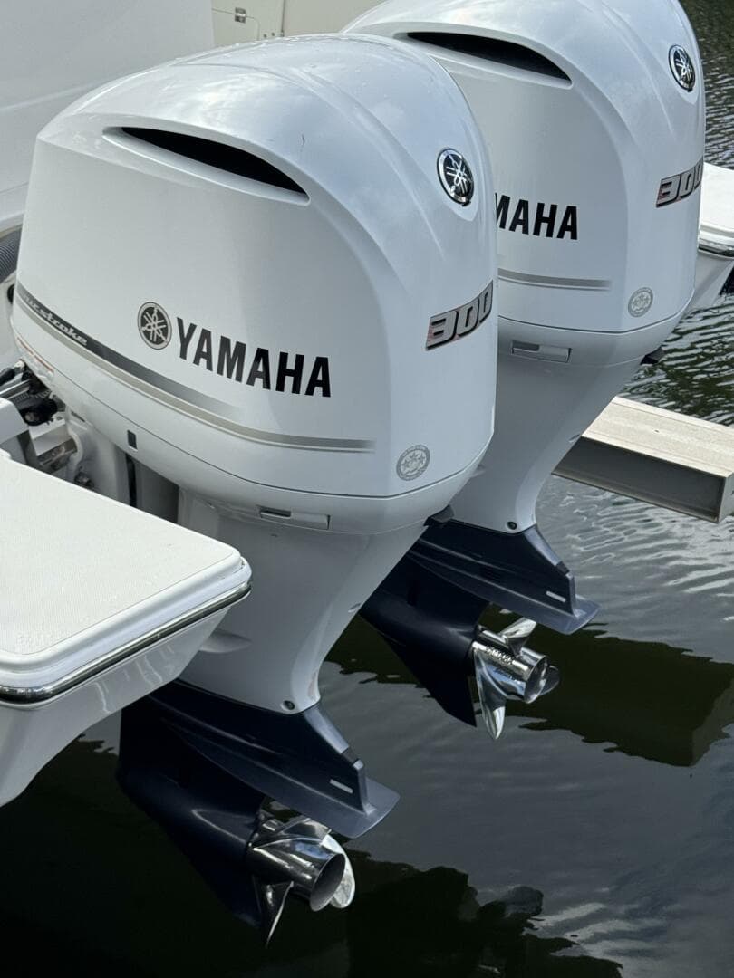 2020 Pursuit S328 — photo 21