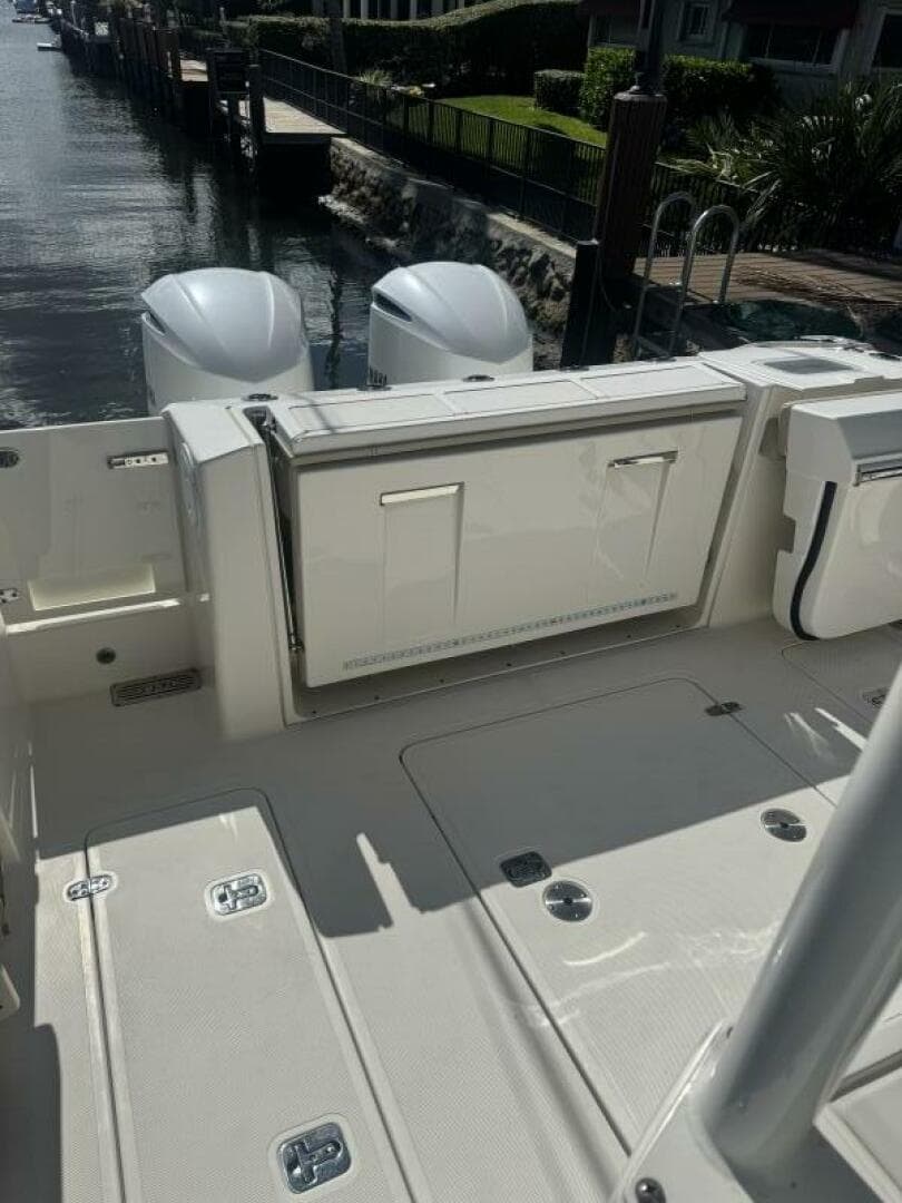 2020 Pursuit S328 — photo 8