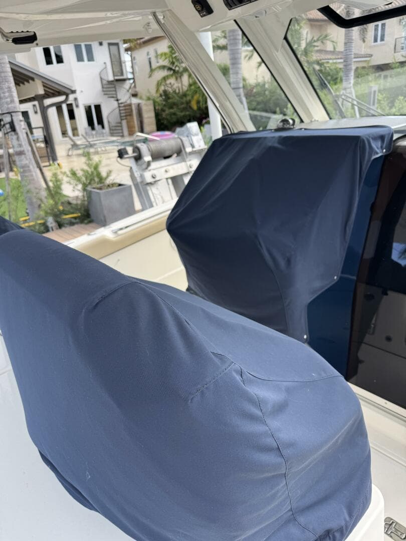 2020 Pursuit S328 — photo 18