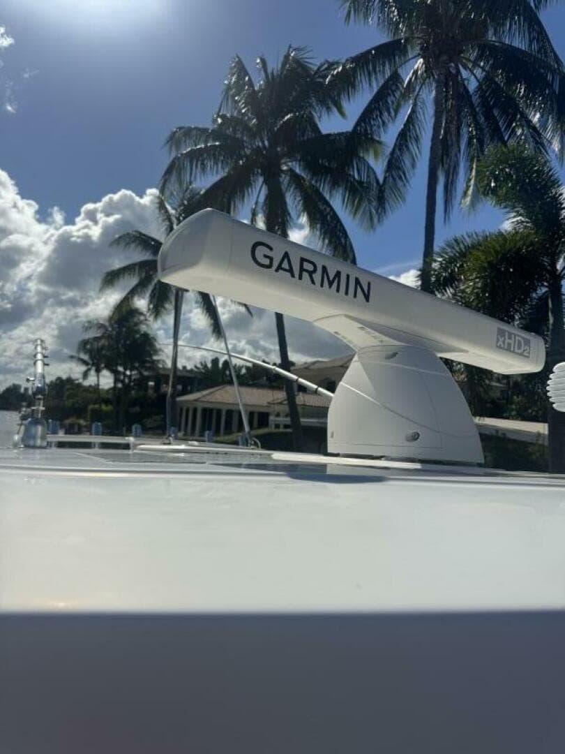 2020 Pursuit S328 — photo 16